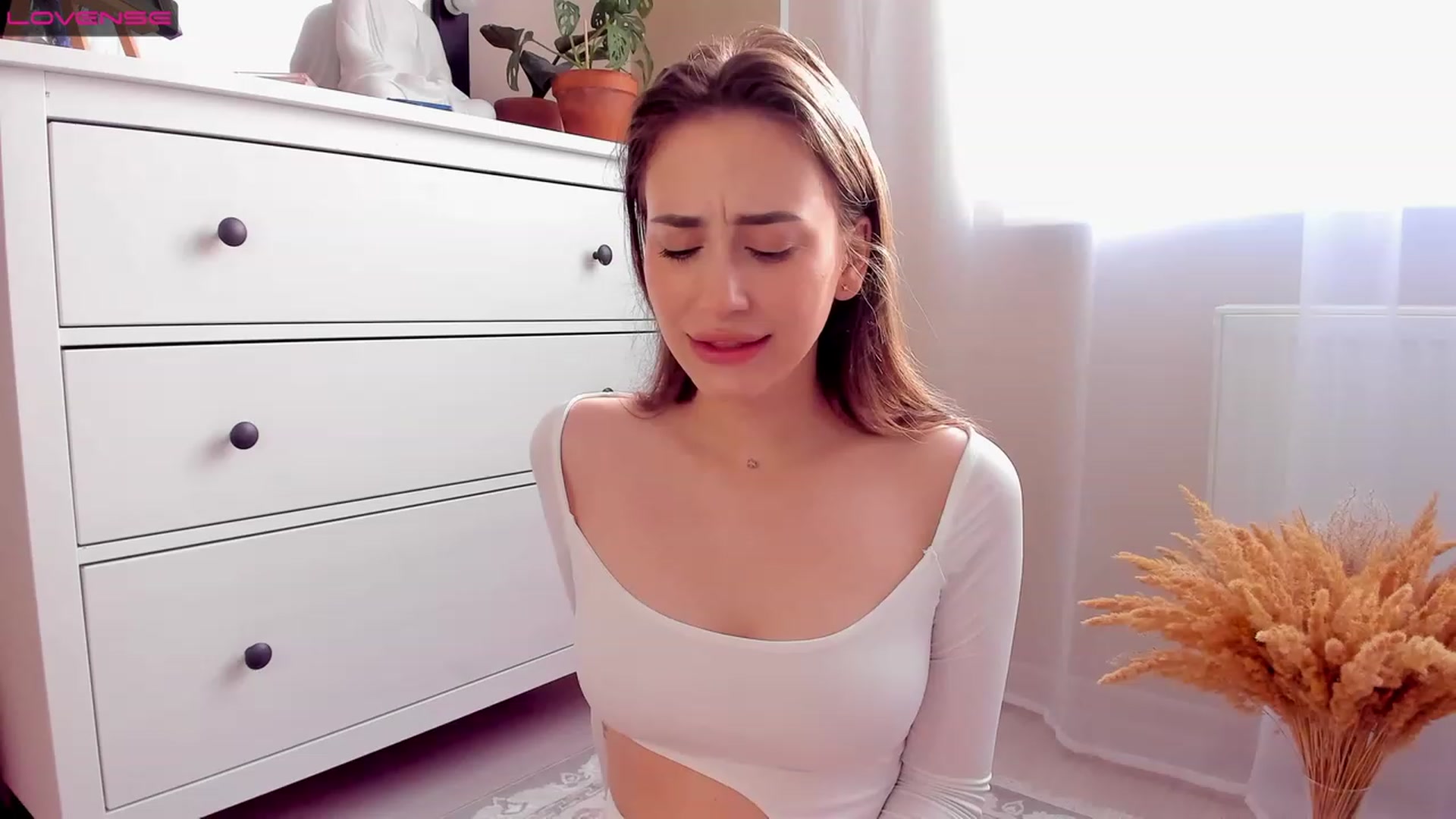 Gallery image thumbnail from Lanna_Rhoades's myfreecams stream on, 07/27/2023, 14:00 image 14 of 20