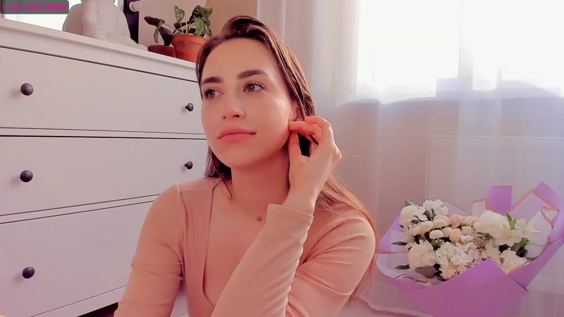 Gallery image thumbnail from Lanna_Rhoades's myfreecams stream on, 07/30/2023, 13:27 image 16 of 20