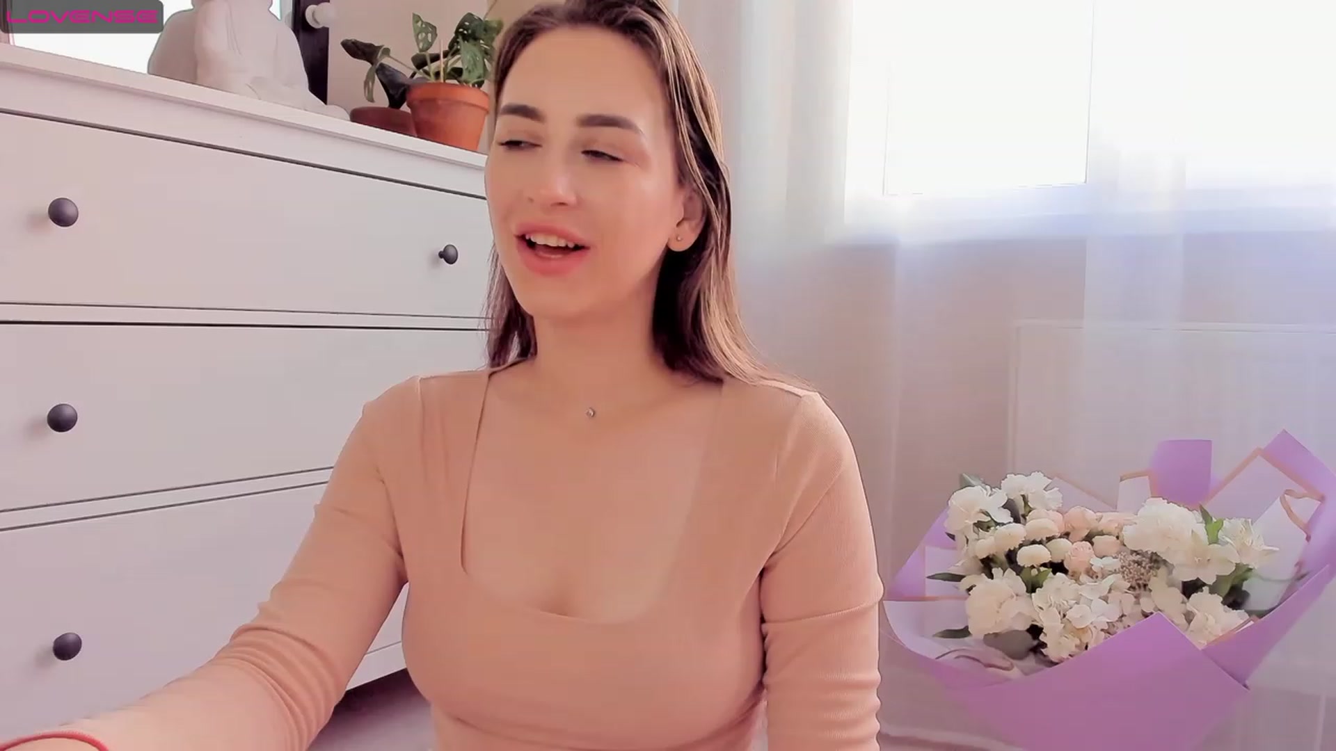 Gallery image thumbnail from Lanna_Rhoades's myfreecams stream on, 07/30/2023, 13:27 image 18 of 20