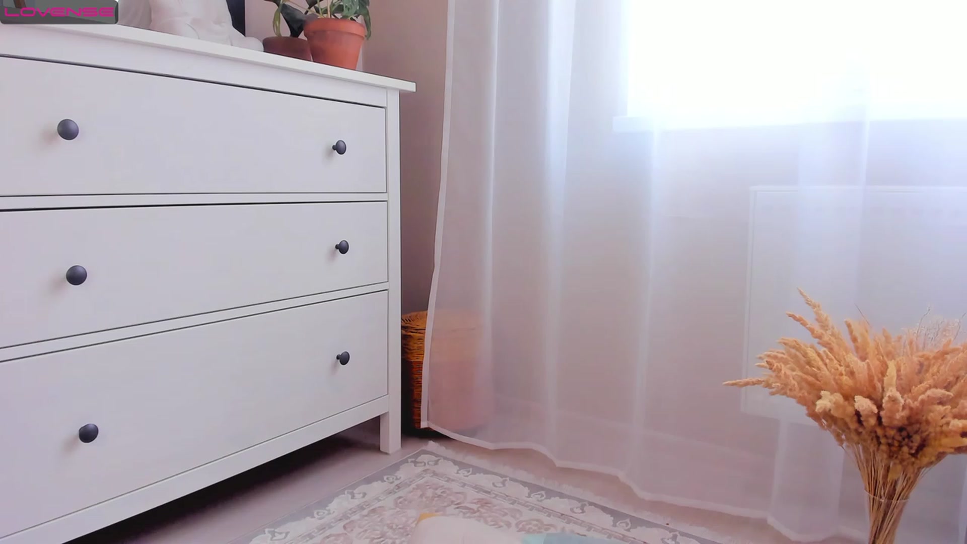 Gallery image thumbnail from Lanna_Rhoades's myfreecams stream on, 07/31/2023, 12:28 image 18 of 20