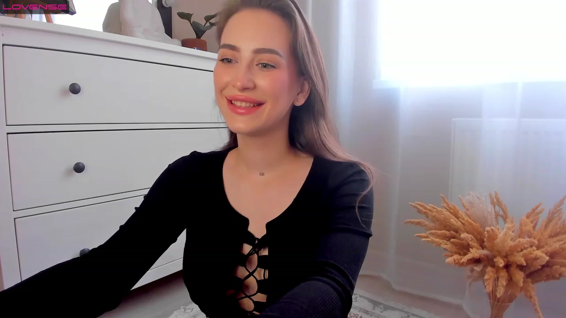 Gallery image thumbnail from Lanna_Rhoades's myfreecams stream on, 08/01/2023, 10:49 image 19 of 20