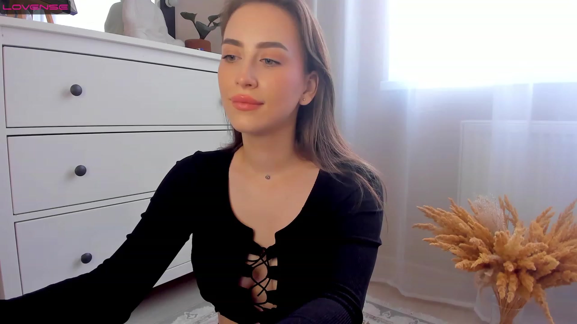 Gallery image thumbnail from Lanna_Rhoades's myfreecams stream on, 08/01/2023, 10:49 image 3 of 20