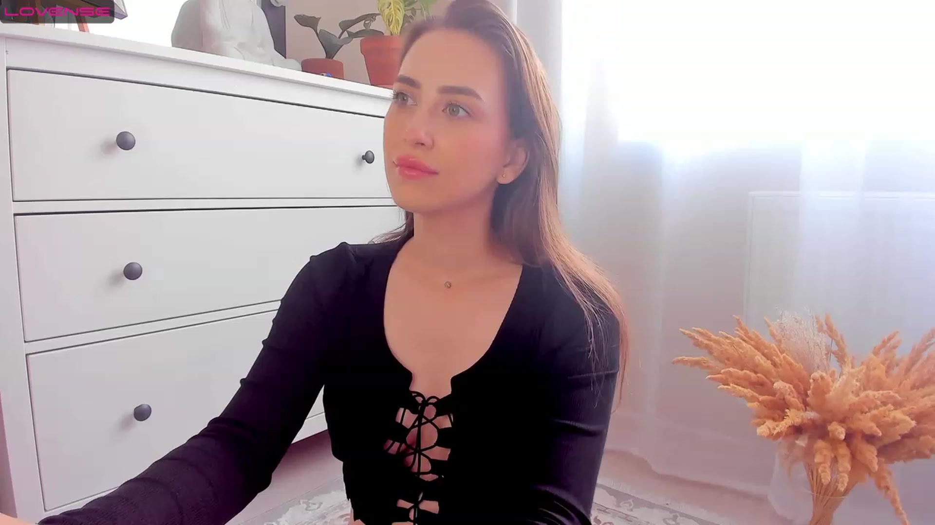Gallery image thumbnail from Lanna_Rhoades's myfreecams stream on, 08/01/2023, 12:42 image 1 of 20