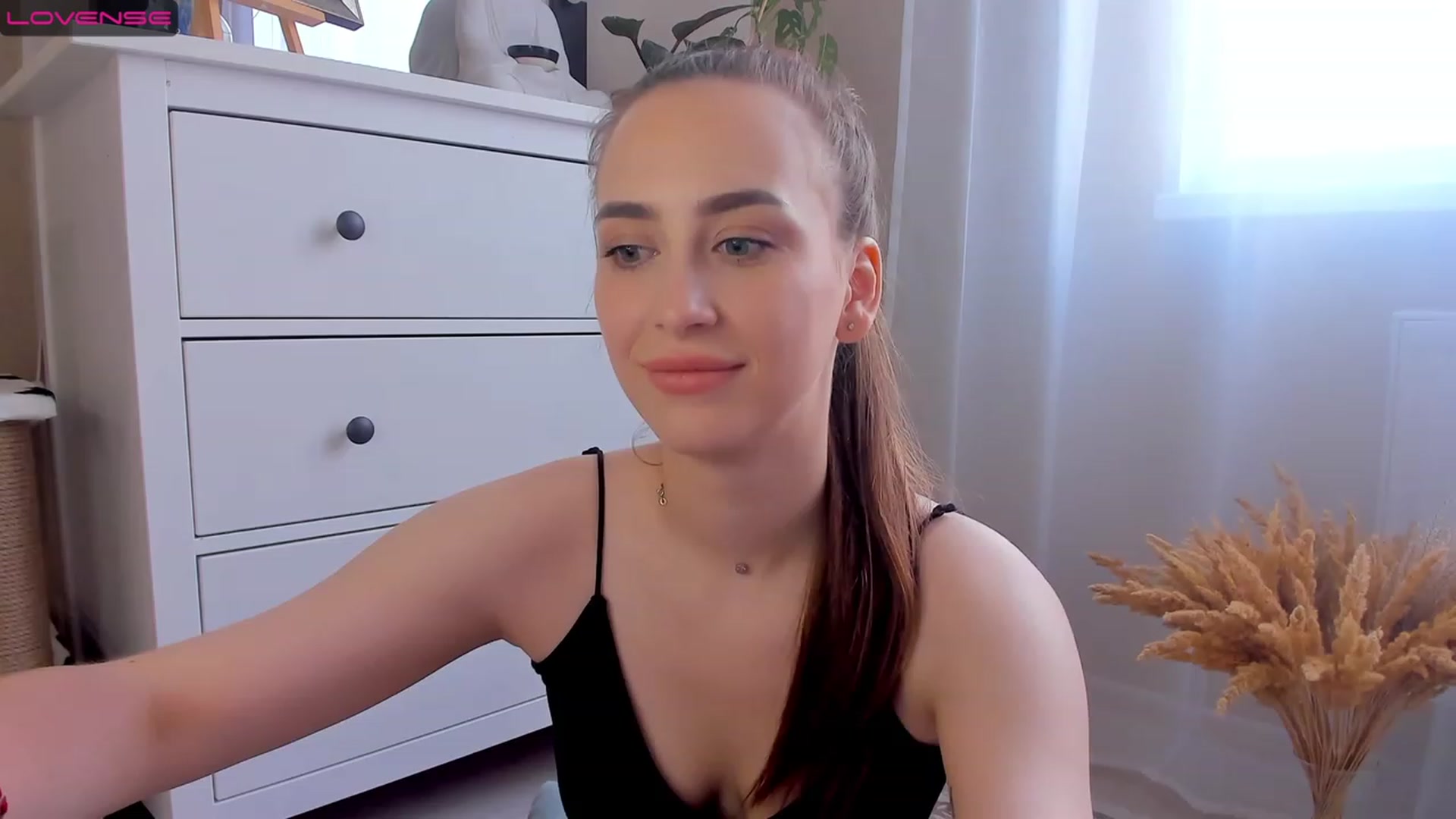 Gallery image thumbnail from Lanna_Rhoades's myfreecams stream on, 08/03/2023, 13:29 image 16 of 20