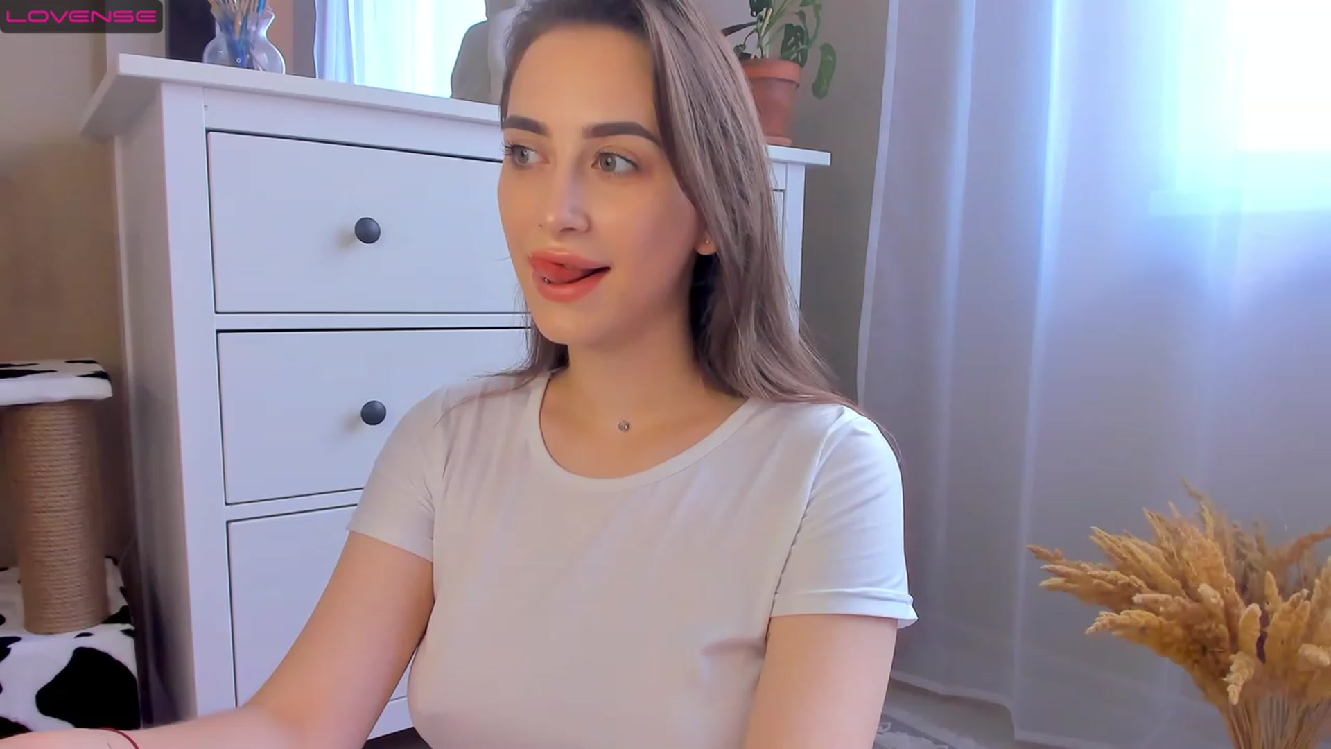 Gallery image thumbnail from Lanna_Rhoades's myfreecams stream on, 08/05/2023, 12:18 image 12 of 20