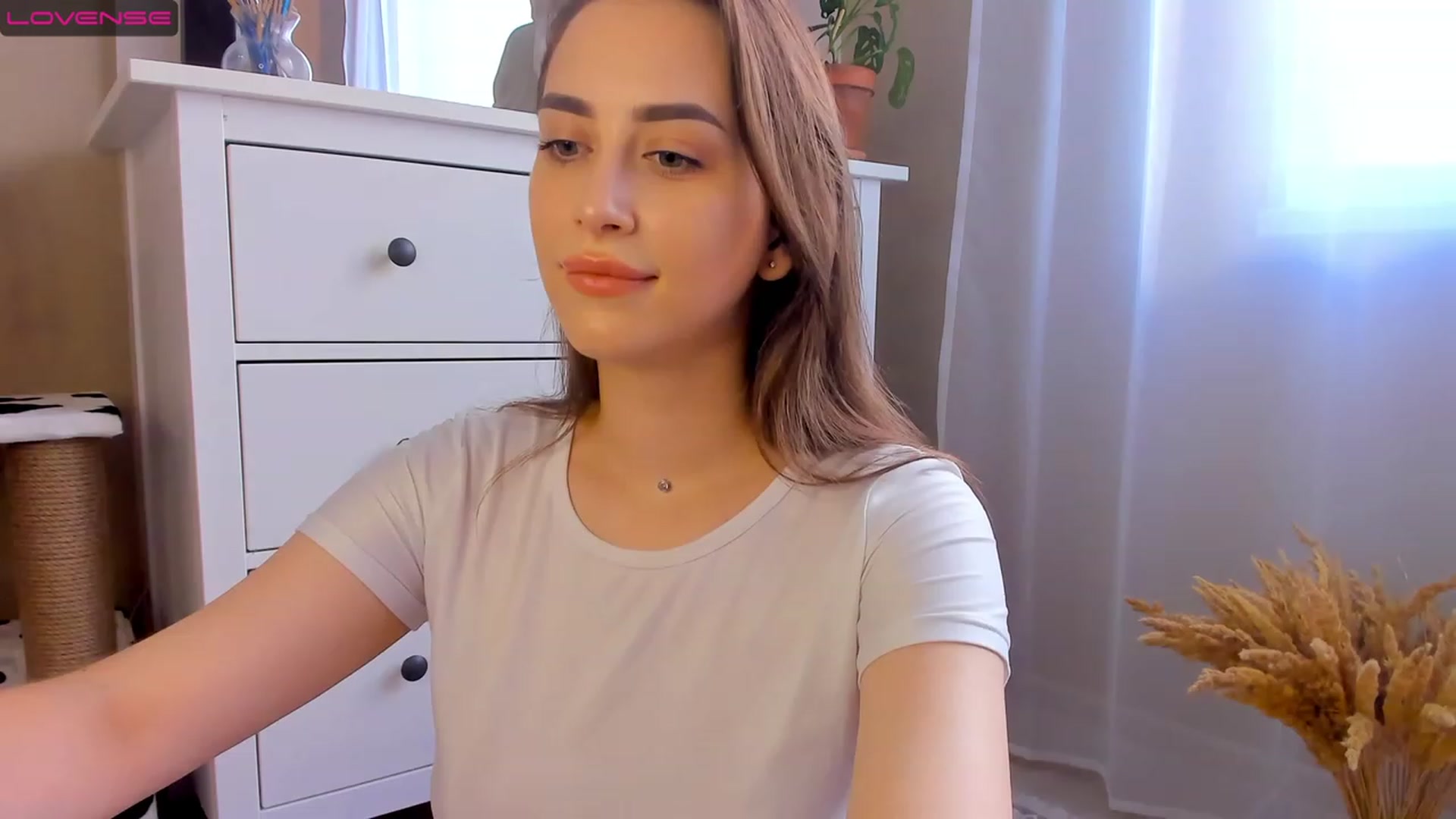 Gallery image thumbnail from Lanna_Rhoades's myfreecams stream on, 08/05/2023, 12:18 image 15 of 20