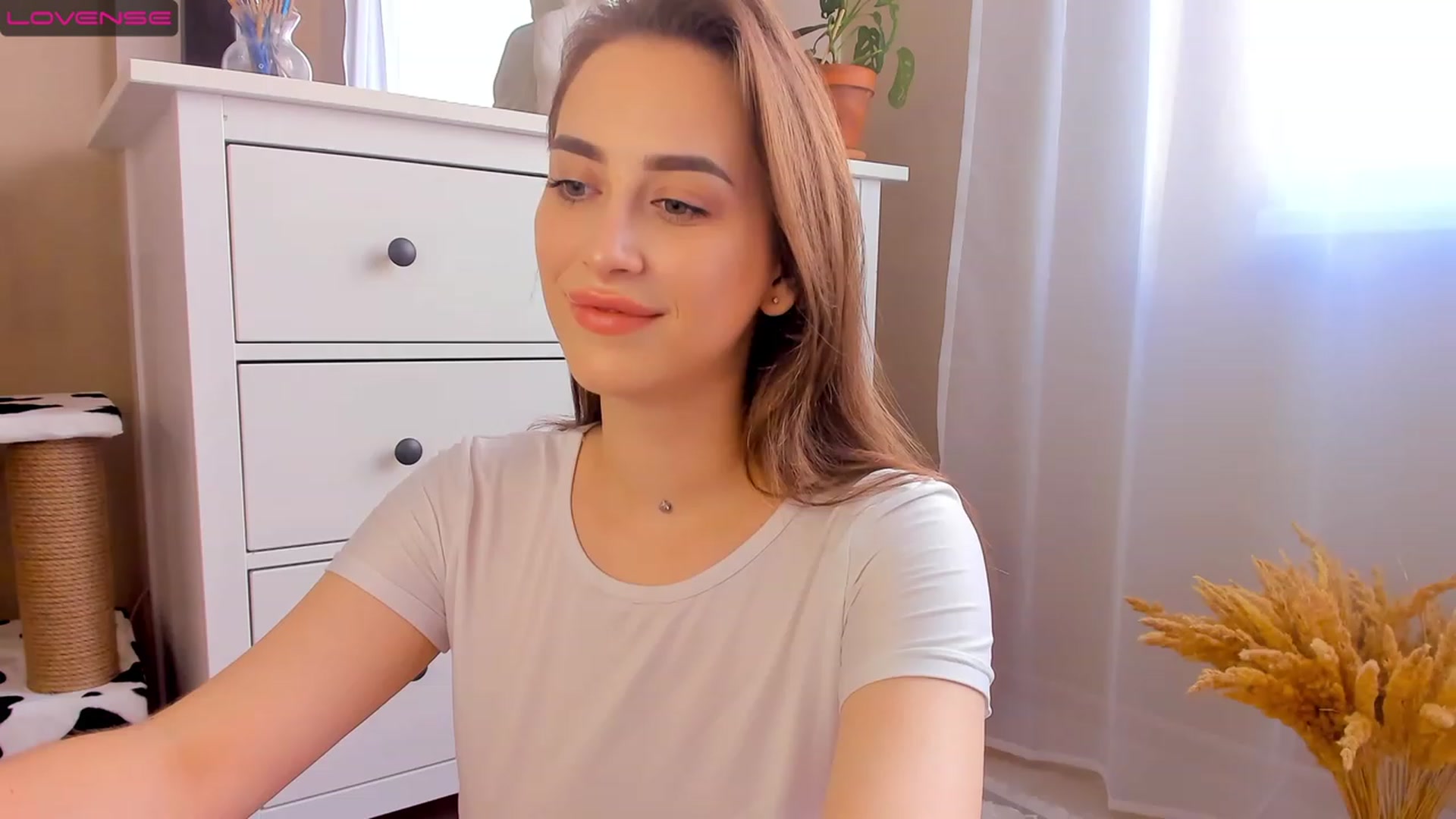 Gallery image thumbnail from Lanna_Rhoades's myfreecams stream on, 08/05/2023, 12:18 image 3 of 20