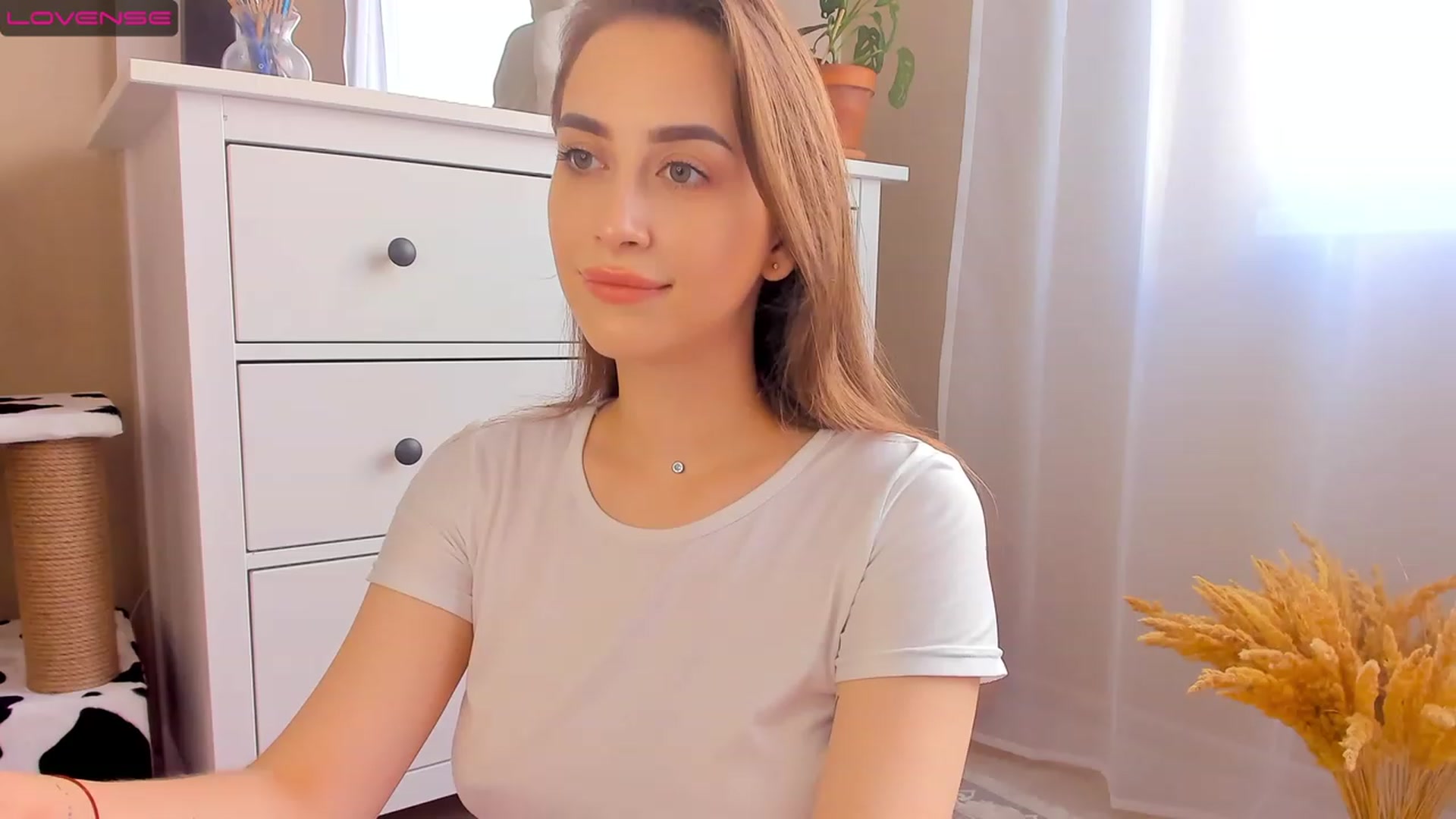 Gallery image thumbnail from Lanna_Rhoades's myfreecams stream on, 08/05/2023, 12:18 image 10 of 20