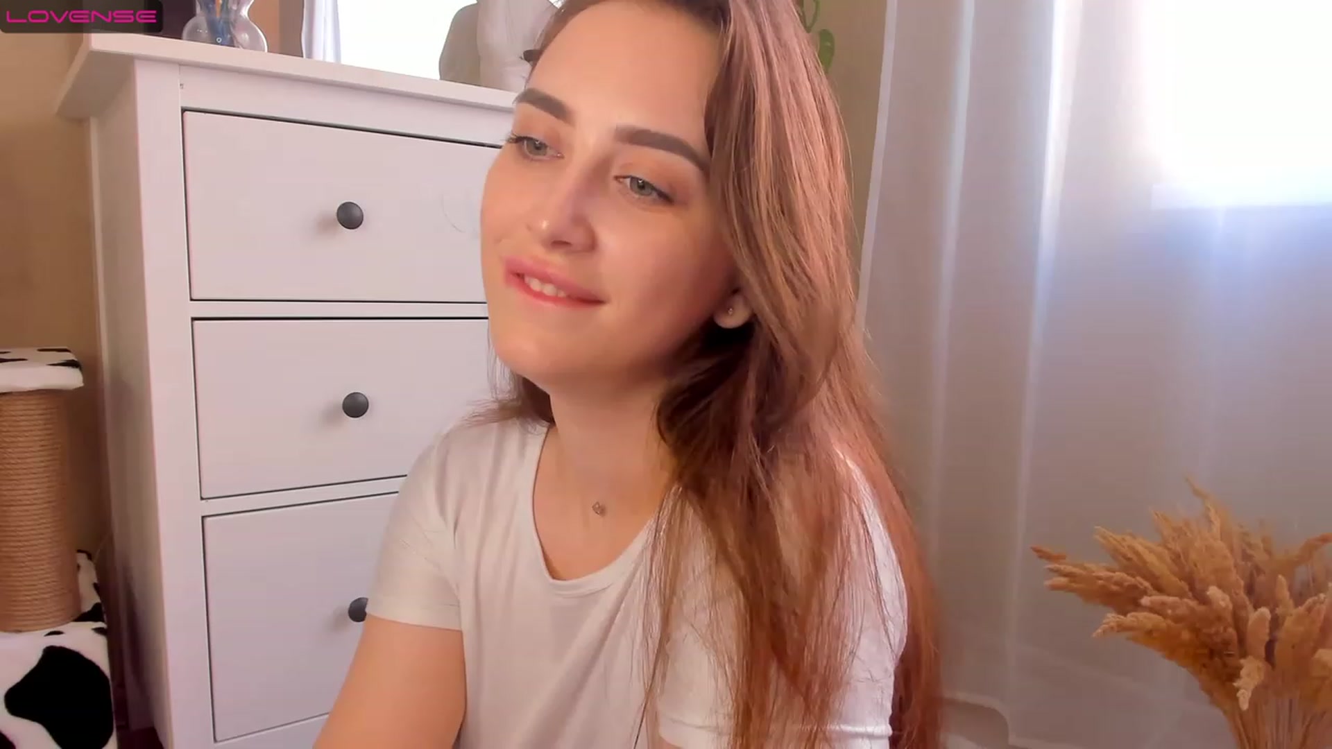Gallery image thumbnail from Lanna_Rhoades's myfreecams stream on, 08/05/2023, 15:10 image 19 of 20
