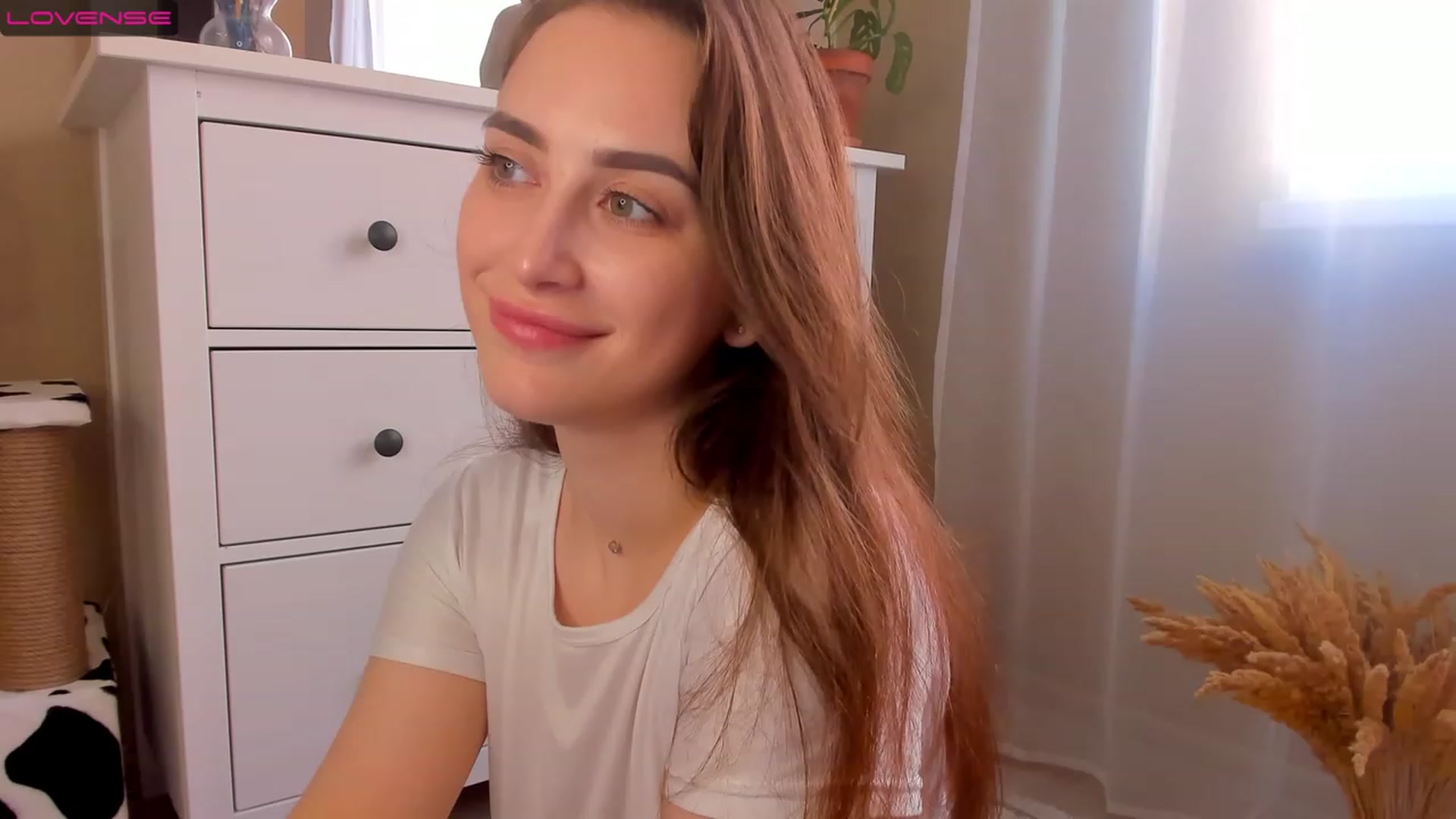 Gallery image thumbnail from Lanna_Rhoades's myfreecams stream on, 08/05/2023, 15:10 image 17 of 20