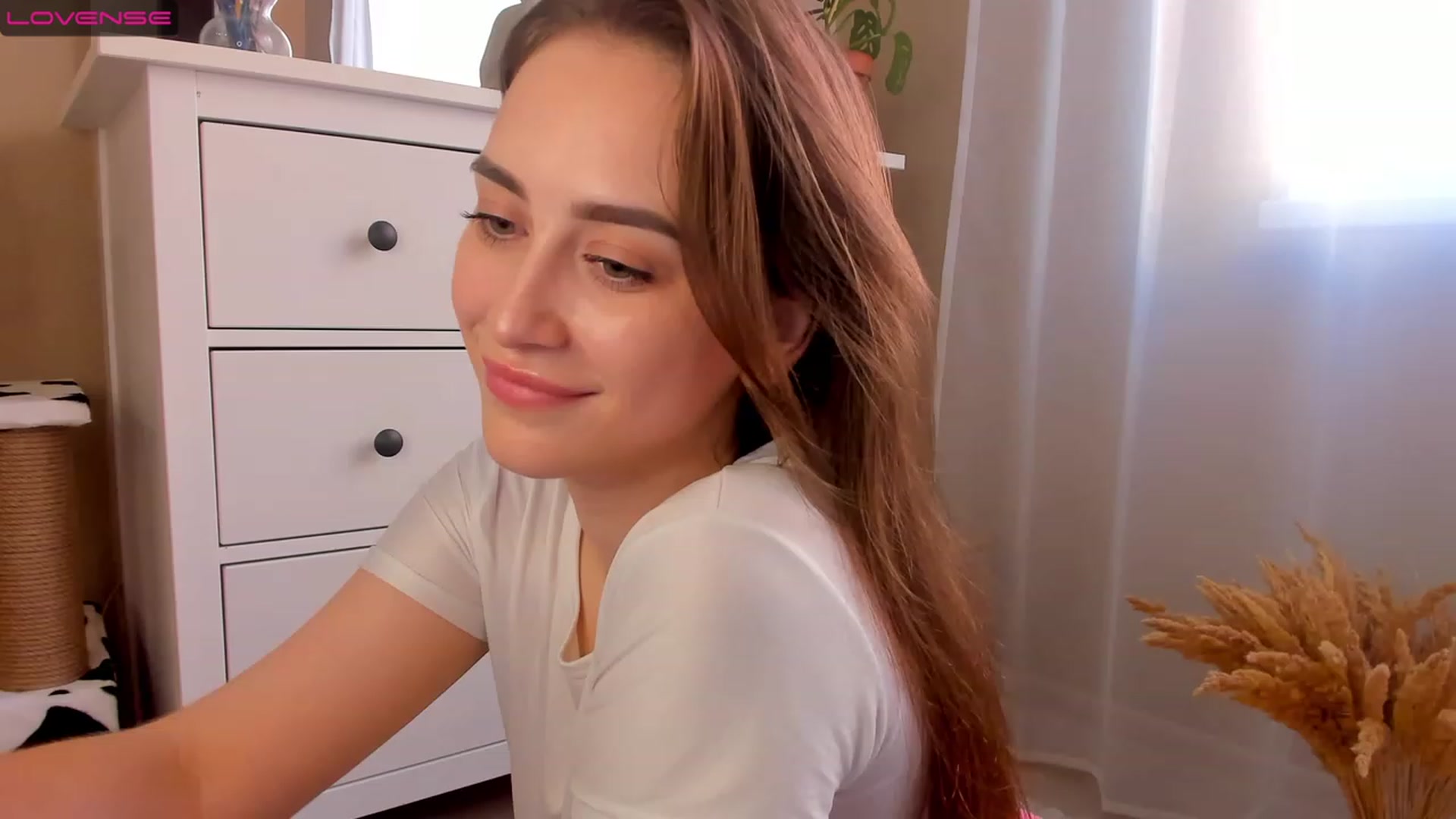Gallery image thumbnail from Lanna_Rhoades's myfreecams stream on, 08/05/2023, 15:10 image 2 of 20