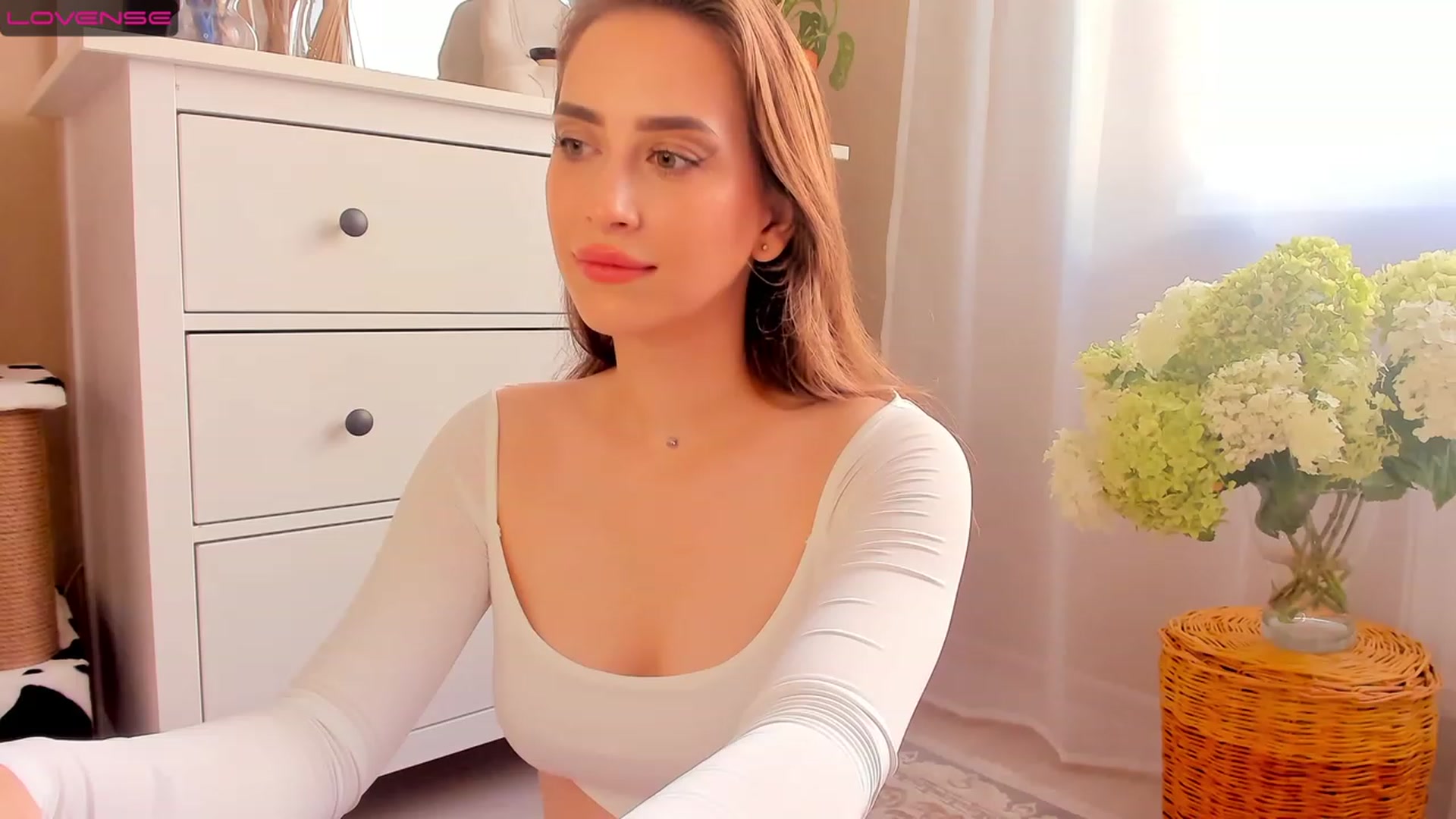 Gallery image thumbnail from Lanna_Rhoades's myfreecams stream on, 08/06/2023, 12:44 image 18 of 20