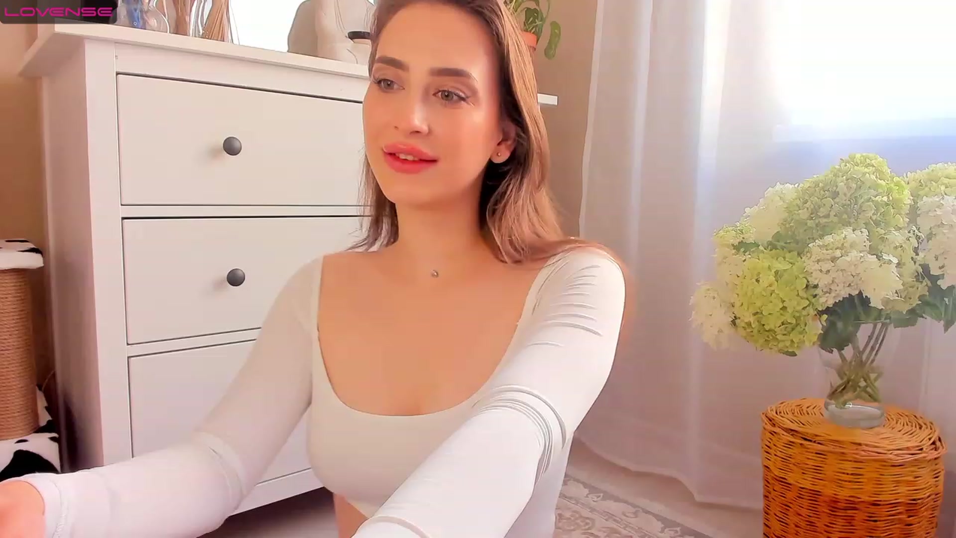 Gallery image thumbnail from Lanna_Rhoades's myfreecams stream on, 08/06/2023, 12:44 image 7 of 20