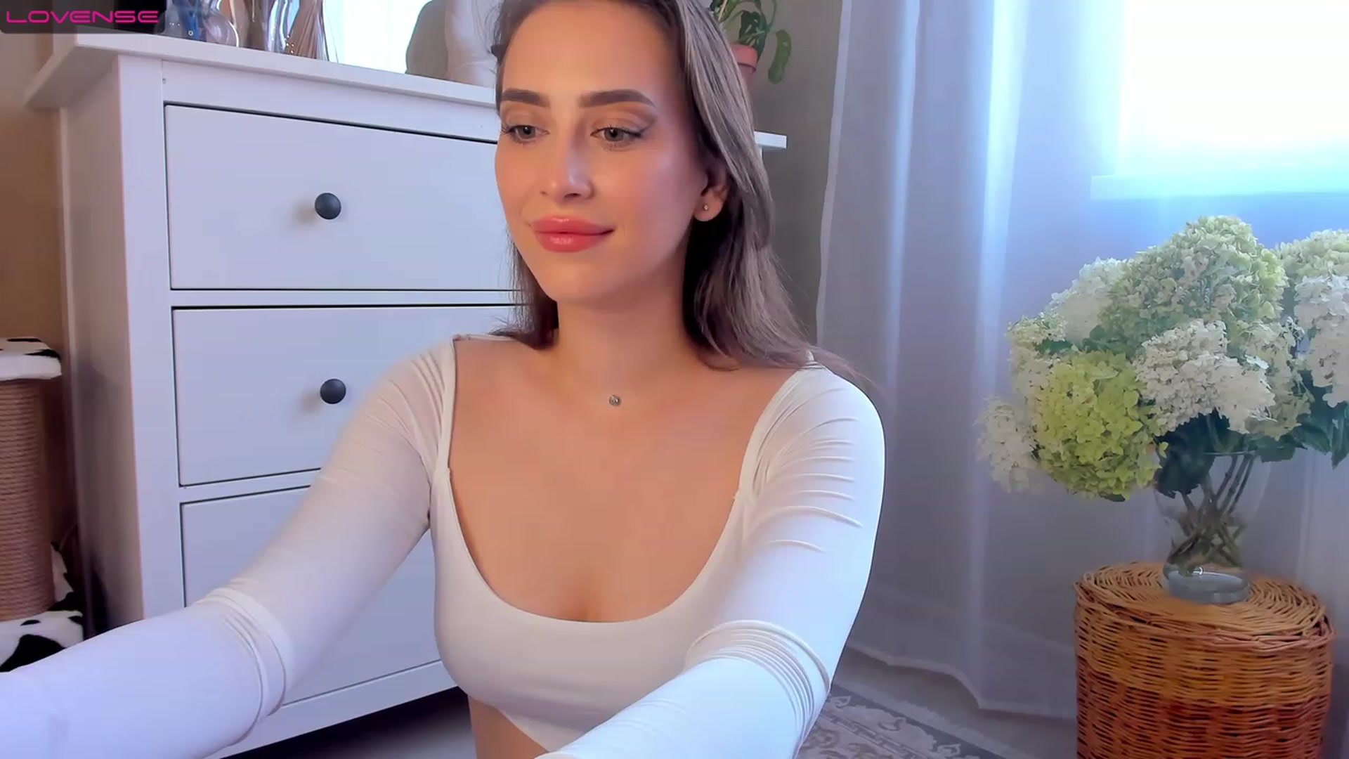 Gallery image thumbnail from Lanna_Rhoades's myfreecams stream on, 08/06/2023, 12:44 image 1 of 20