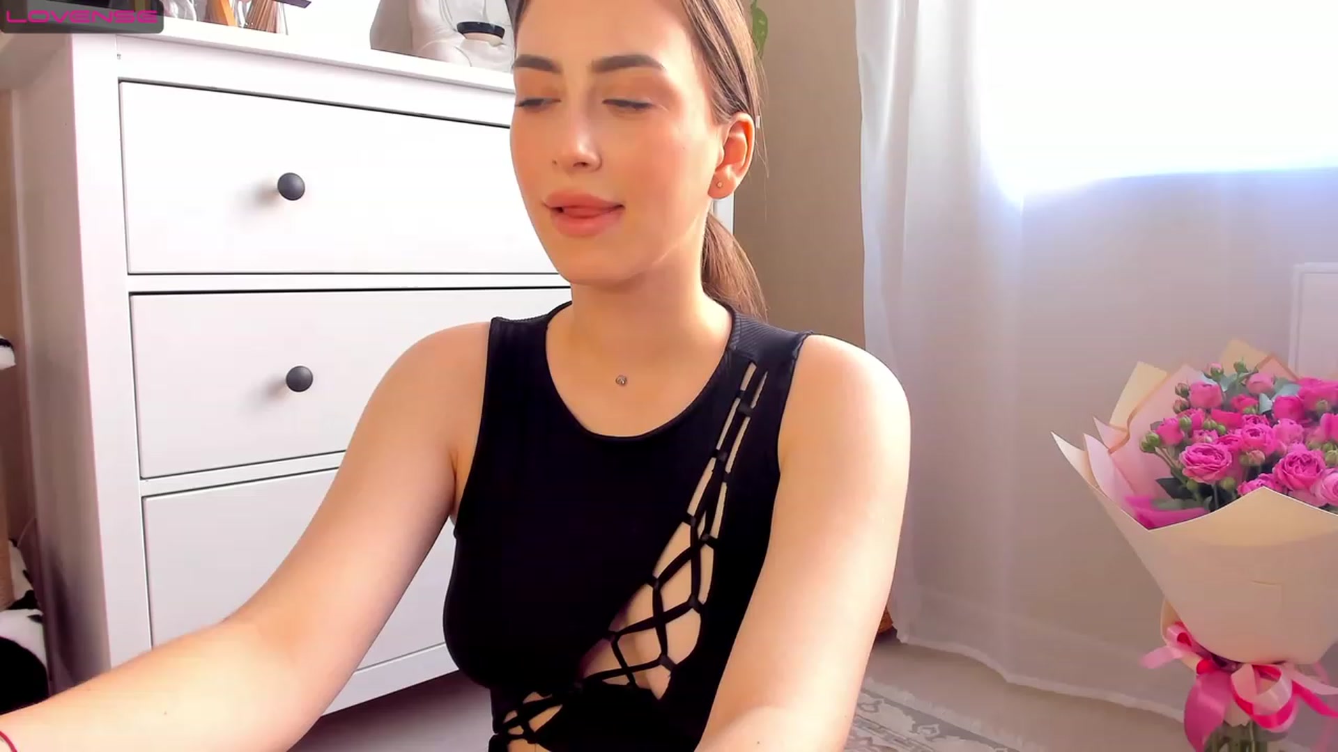 Gallery image thumbnail from Lanna_Rhoades's myfreecams stream on, 08/10/2023, 12:29 image 2 of 20