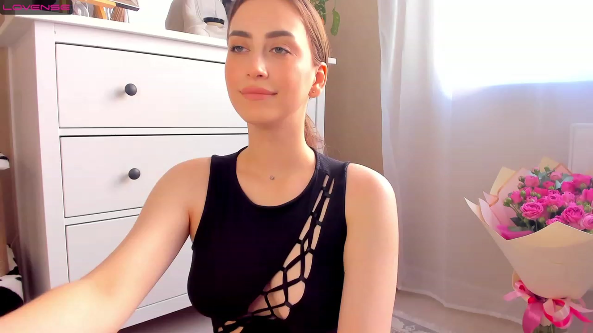 Gallery image thumbnail from Lanna_Rhoades's myfreecams stream on, 08/10/2023, 12:29 image 16 of 20