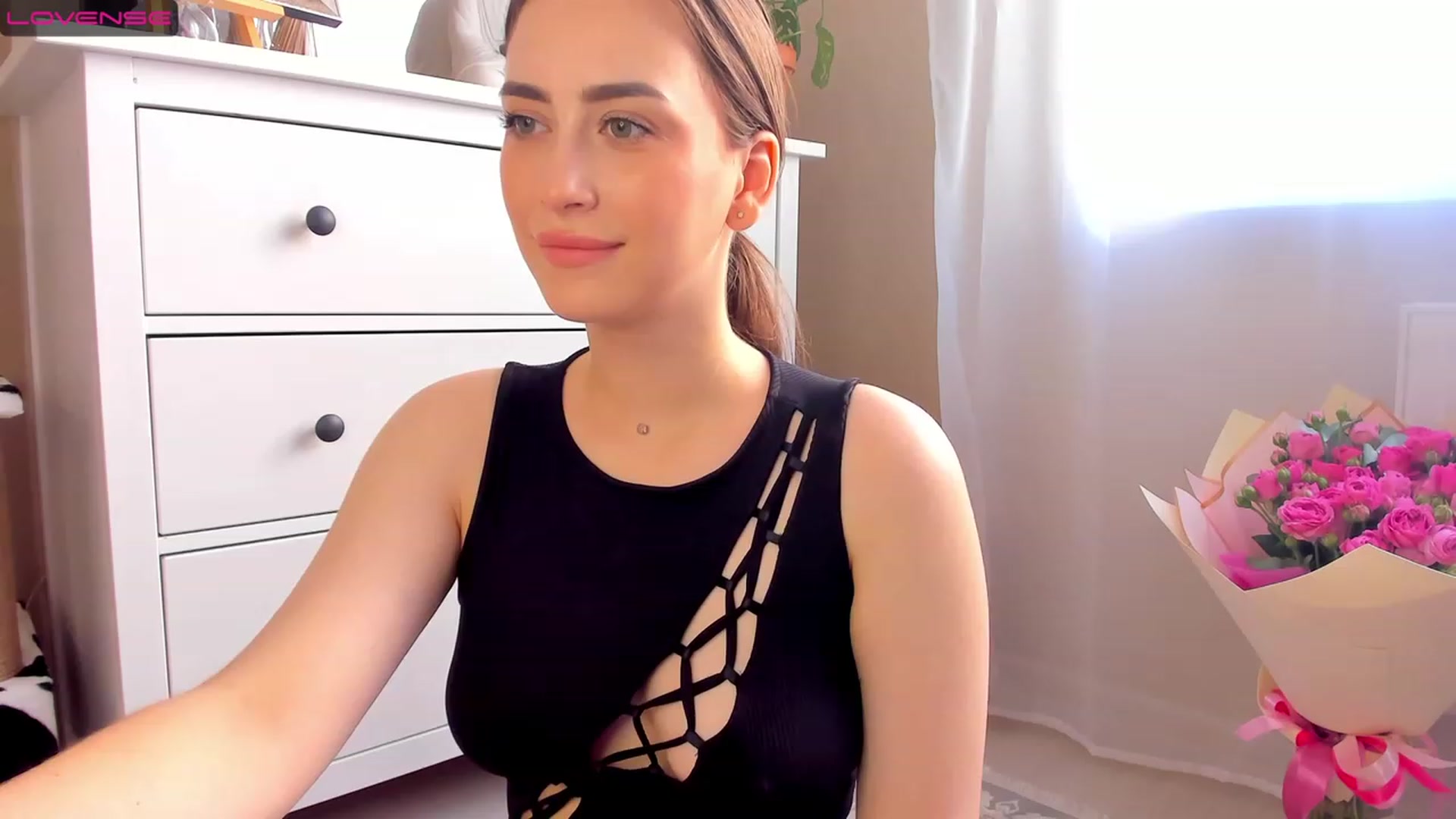 Gallery image thumbnail from Lanna_Rhoades's myfreecams stream on, 08/10/2023, 12:29 image 4 of 20