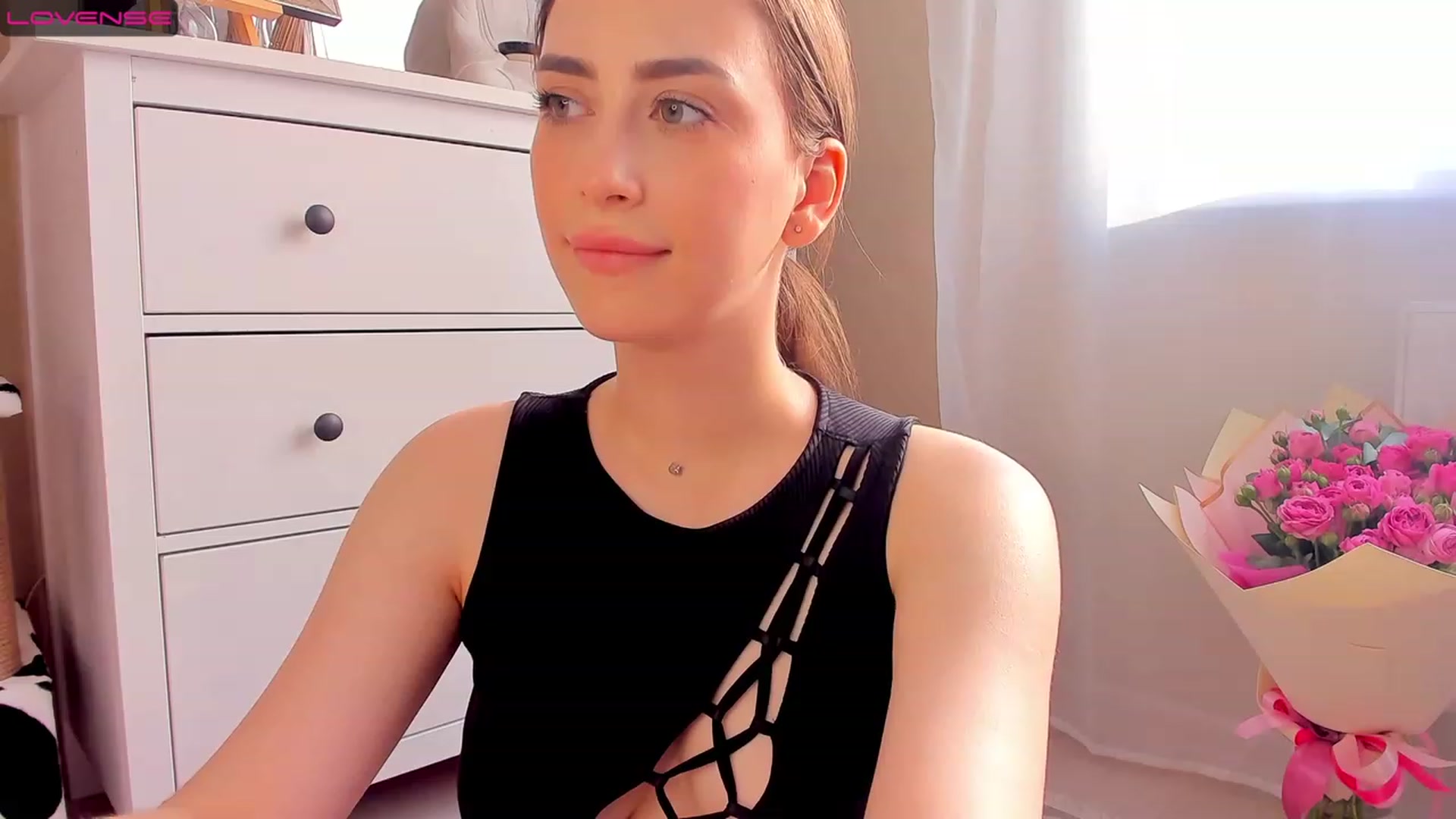 Gallery image thumbnail from Lanna_Rhoades's myfreecams stream on, 08/10/2023, 14:12 image 9 of 20