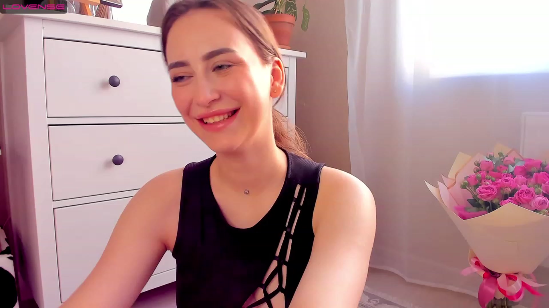 Gallery image thumbnail from Lanna_Rhoades's myfreecams stream on, 08/10/2023, 14:12 image 19 of 20