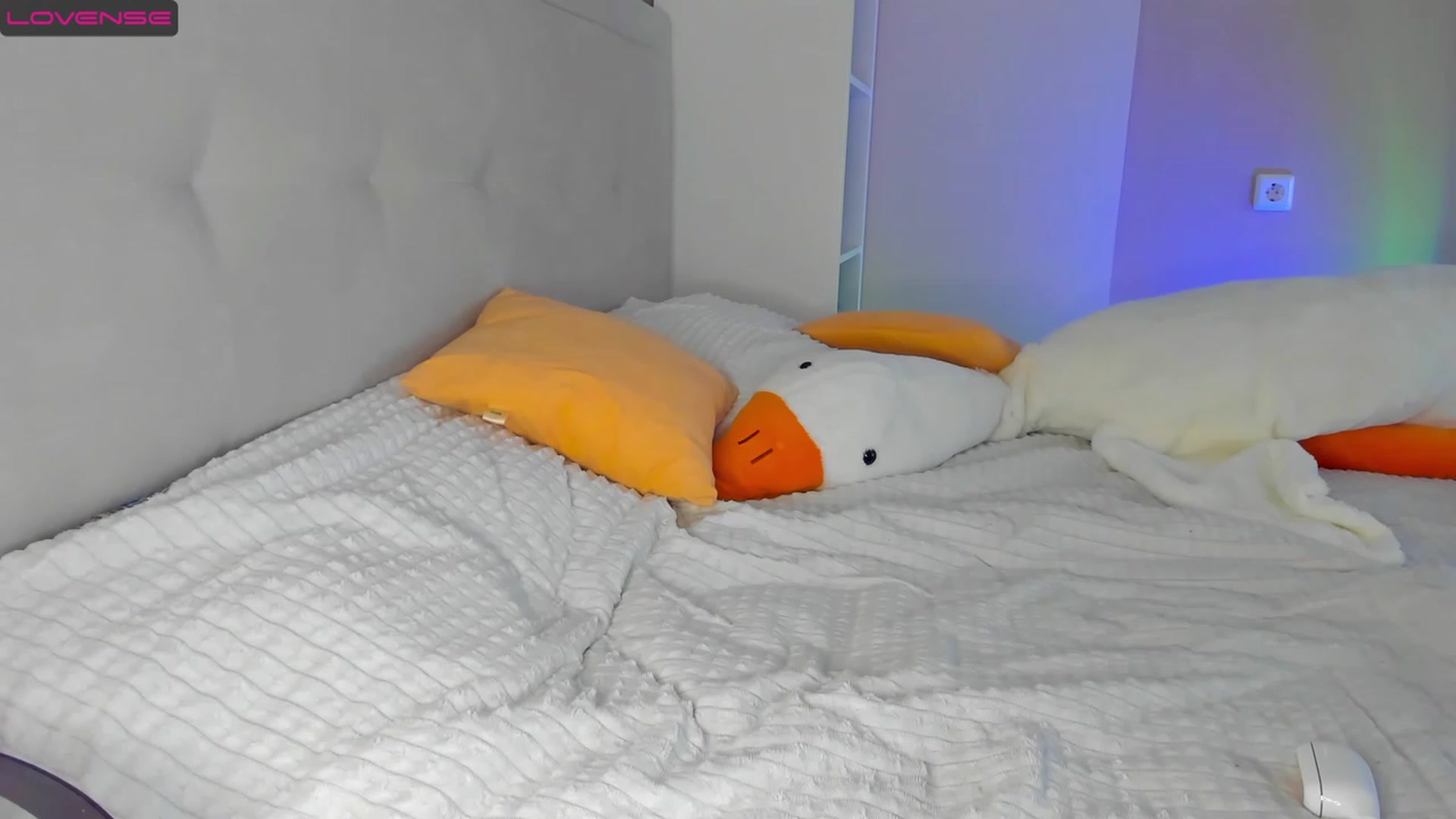 Gallery image thumbnail from Lanna_Rhoades's myfreecams stream on, 08/20/2023, 15:05 image 1 of 20