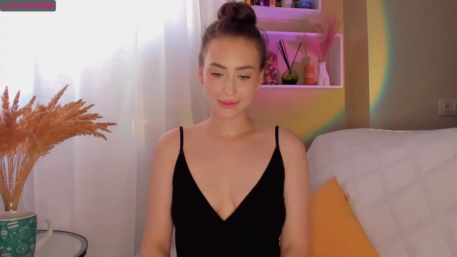 Gallery image thumbnail from Lanna_Rhoades's myfreecams stream on, 09/15/2023, 13:43 image 18 of 20