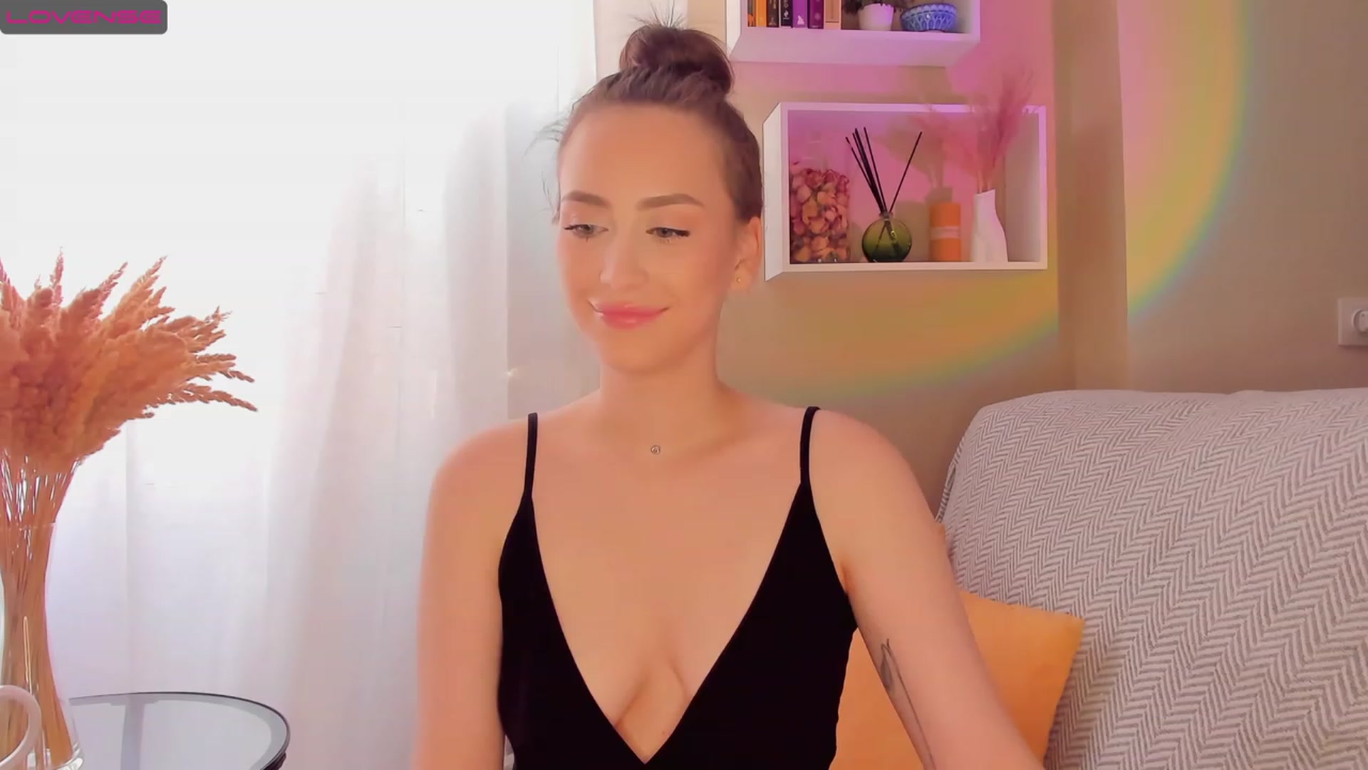 Gallery image thumbnail from Lanna_Rhoades's myfreecams stream on, 09/18/2023, 12:35 image 17 of 20