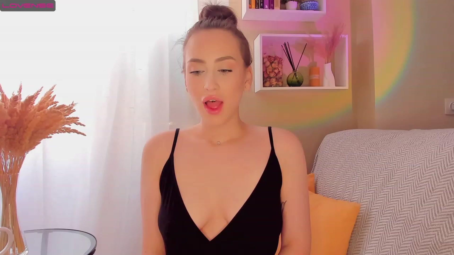 Gallery image thumbnail from Lanna_Rhoades's myfreecams stream on, 09/18/2023, 12:35 image 10 of 20
