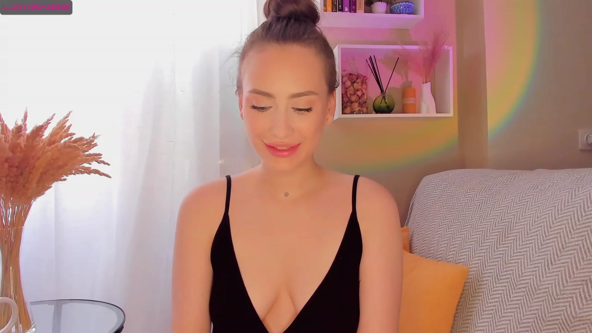 Gallery image thumbnail from Lanna_Rhoades's myfreecams stream on, 09/18/2023, 12:35 image 13 of 20