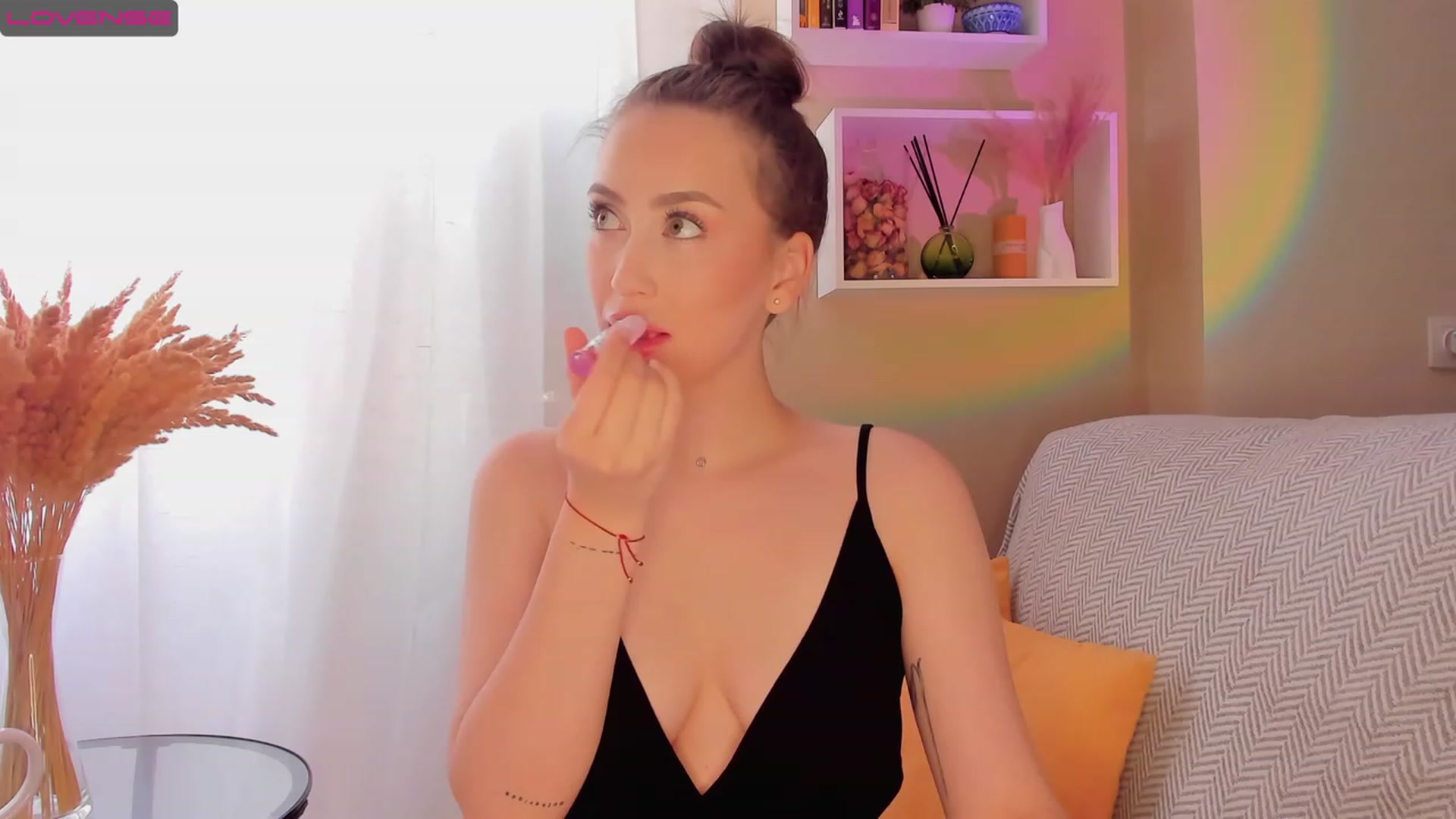 Gallery image thumbnail from Lanna_Rhoades's myfreecams stream on, 09/18/2023, 12:35 image 7 of 20