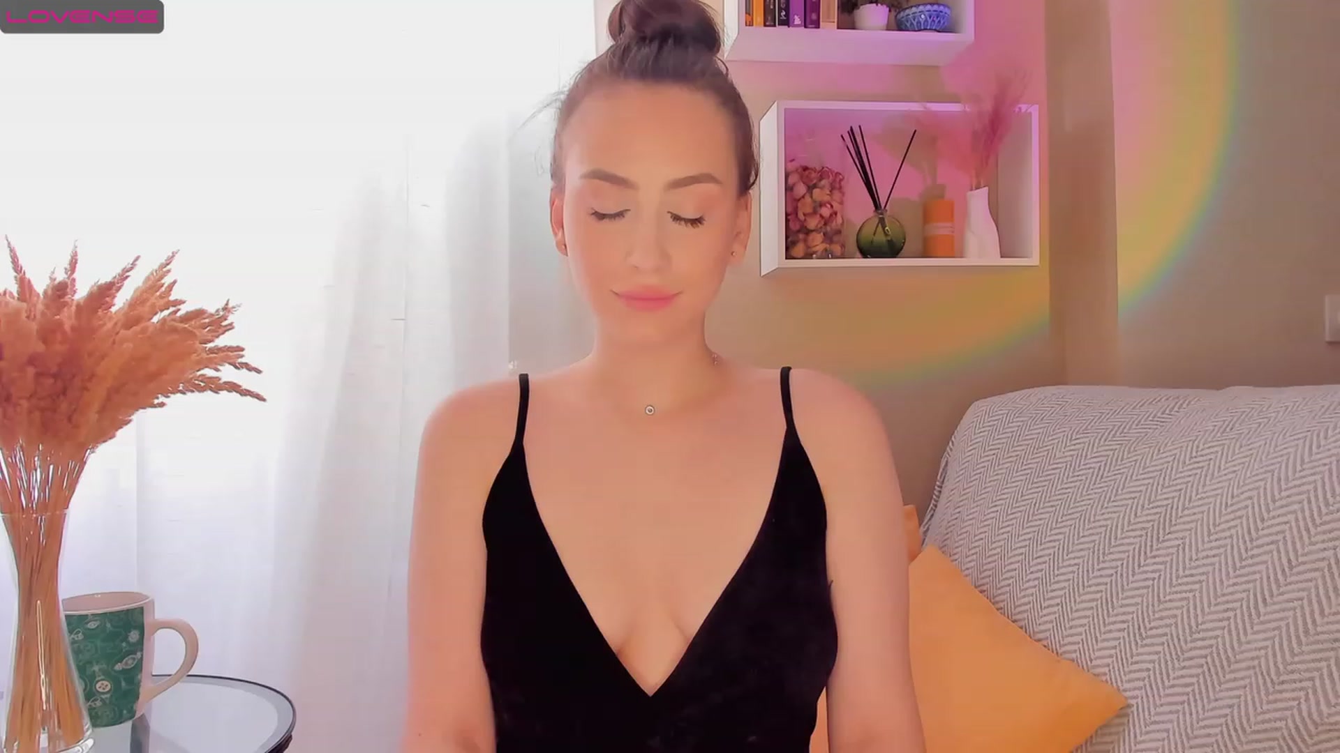 Gallery image thumbnail from Lanna_Rhoades's myfreecams stream on, 09/18/2023, 12:35 image 1 of 20