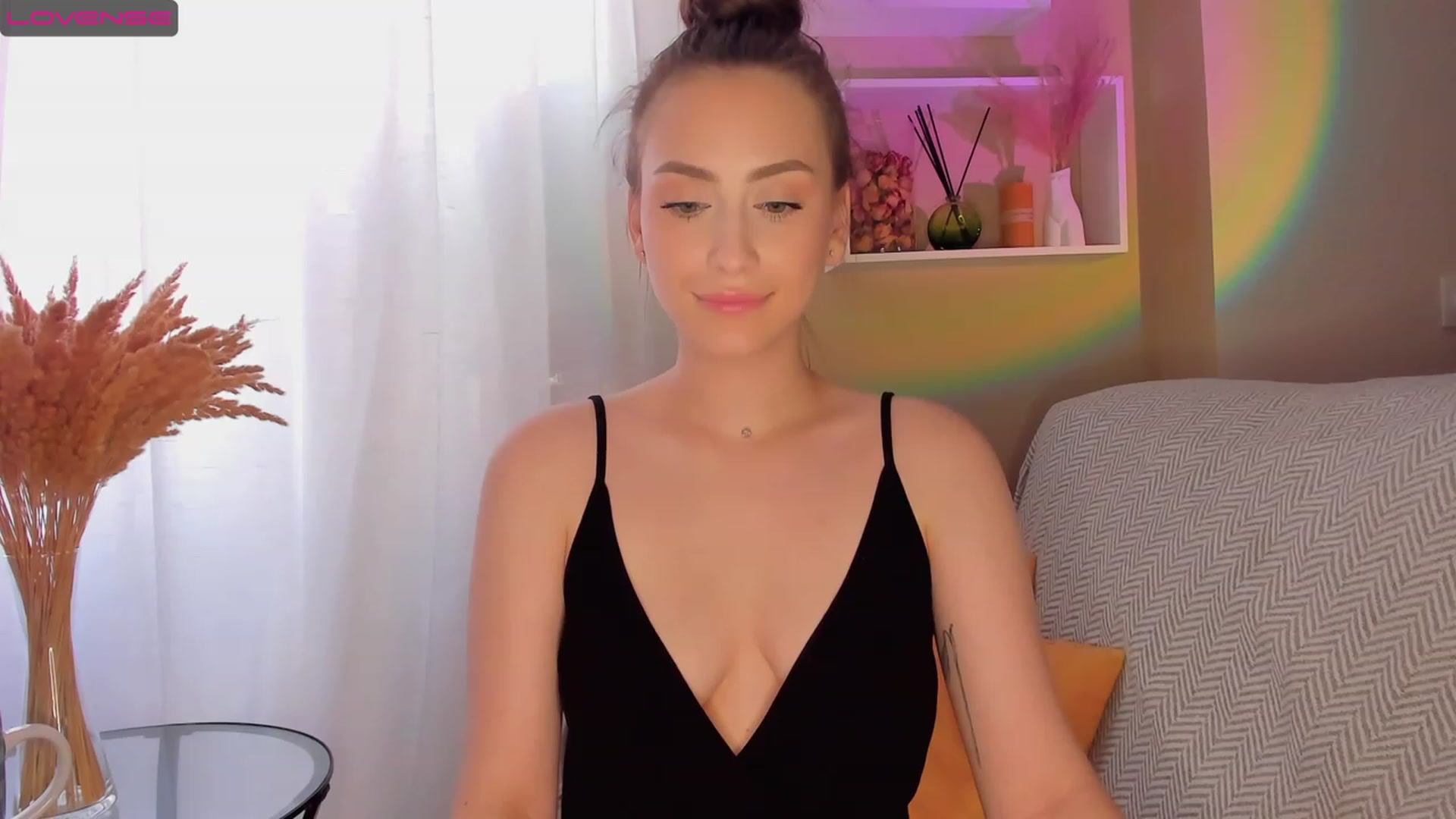 Gallery image thumbnail from Lanna_Rhoades's myfreecams stream on, 09/18/2023, 13:54 image 11 of 20