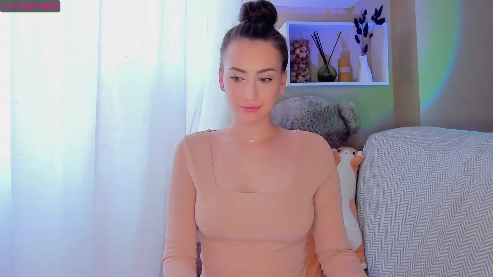 Gallery image thumbnail from Lanna_Rhoades's myfreecams stream on, 09/27/2023, 11:01 image 12 of 20