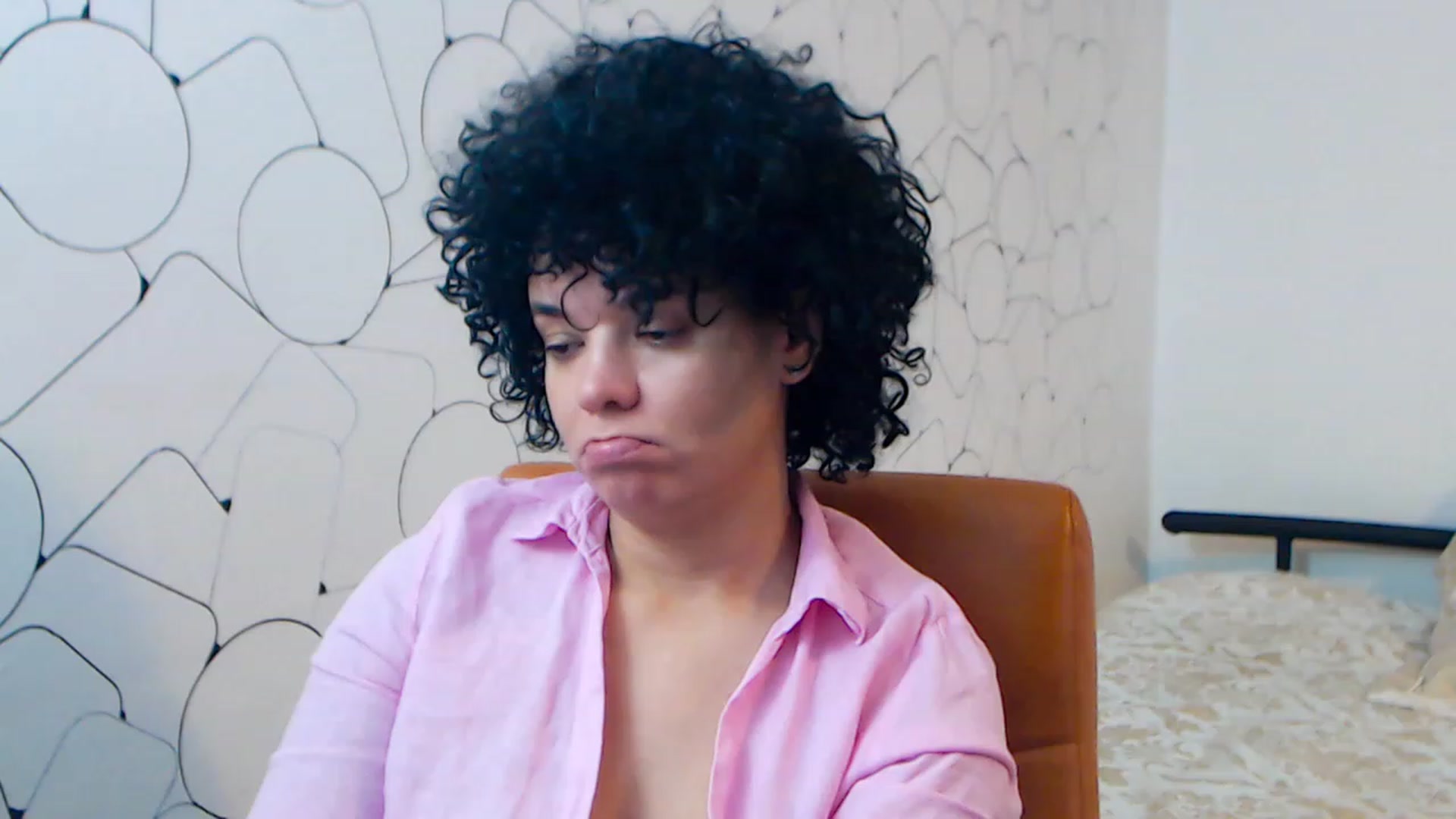 Gallery image thumbnail from LaraAnne_'s myfreecams stream on, 12/31/2022, 11:05 image 4 of 20
