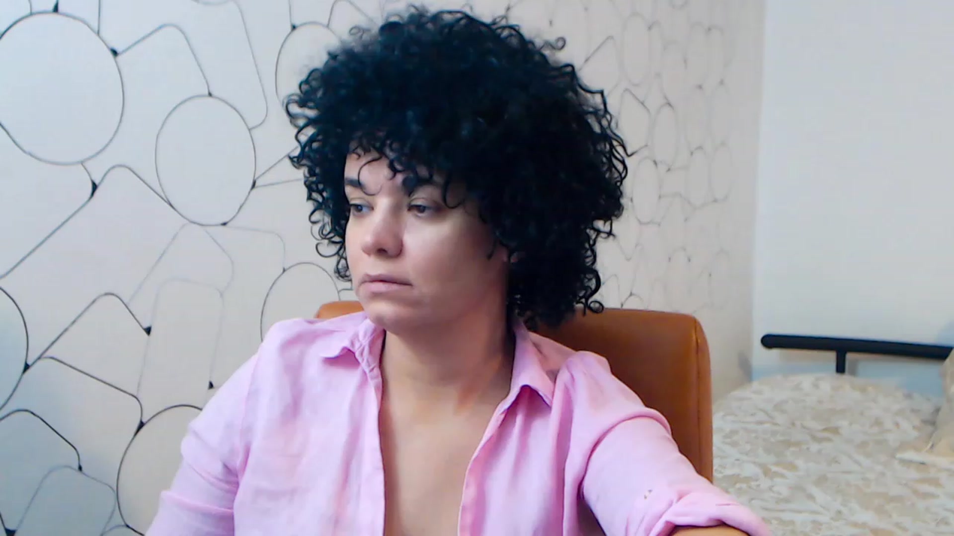 Gallery image thumbnail from LaraAnne_'s myfreecams stream on, 12/31/2022, 11:05 image 1 of 20