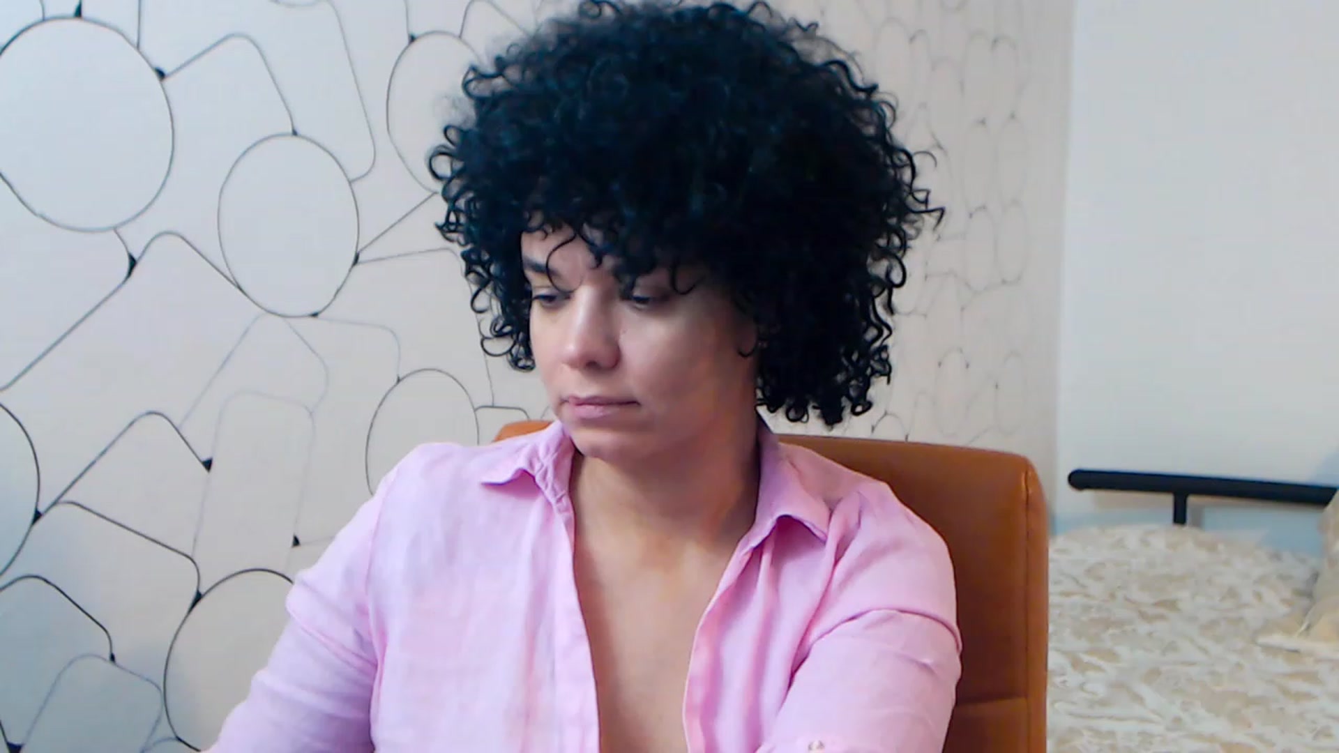 Gallery image thumbnail from LaraAnne_'s myfreecams stream on, 12/31/2022, 11:05 image 10 of 20