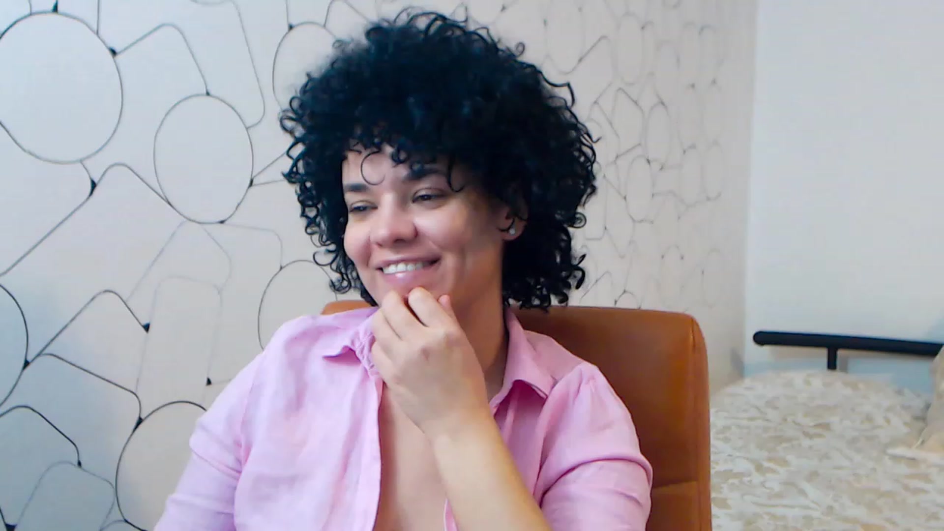 Gallery image thumbnail from LaraAnne_'s myfreecams stream on, 12/31/2022, 11:05 image 5 of 20