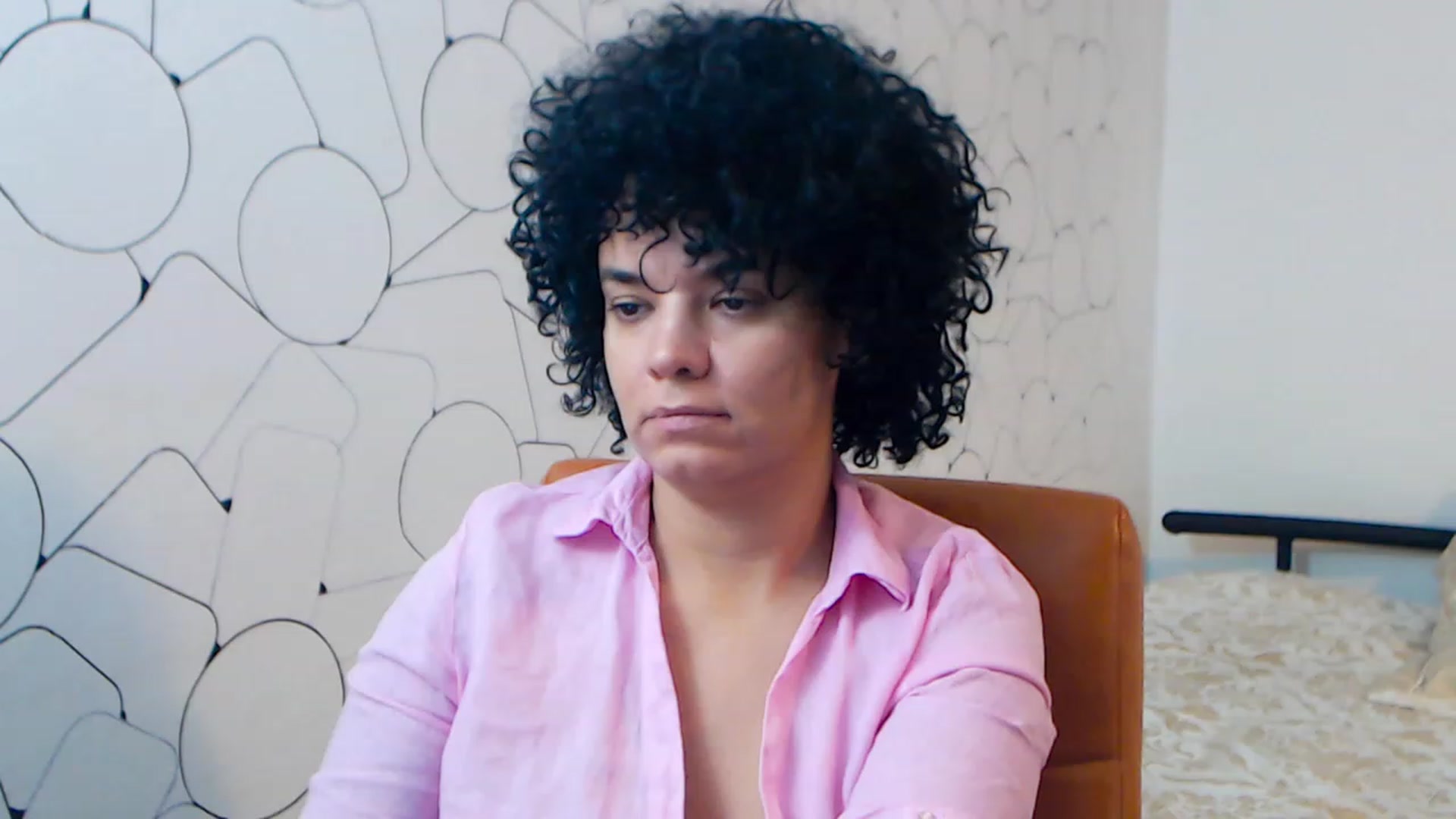 Gallery image thumbnail from LaraAnne_'s myfreecams stream on, 12/31/2022, 11:05 image 15 of 20