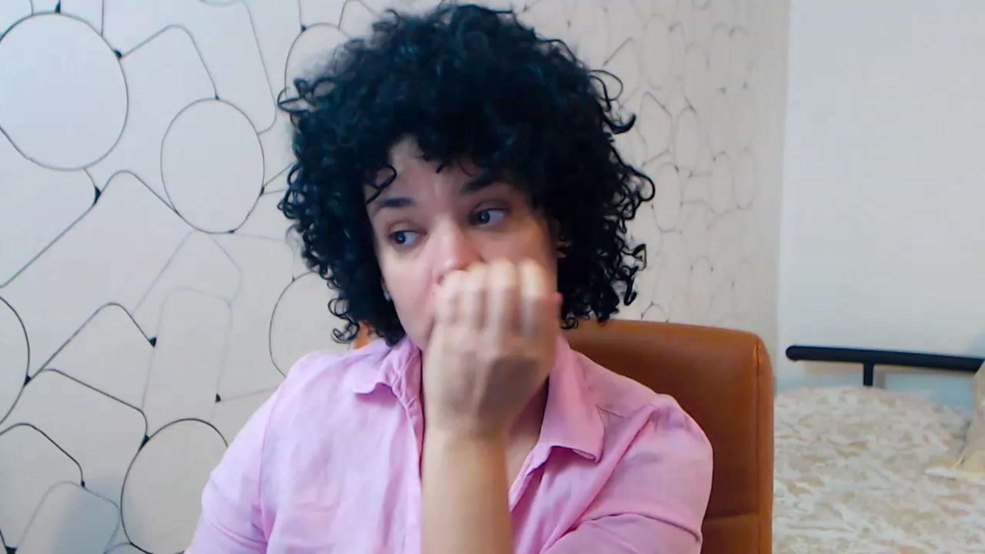 Gallery image thumbnail from LaraAnne_'s myfreecams stream on, 12/31/2022, 11:05 image 17 of 20