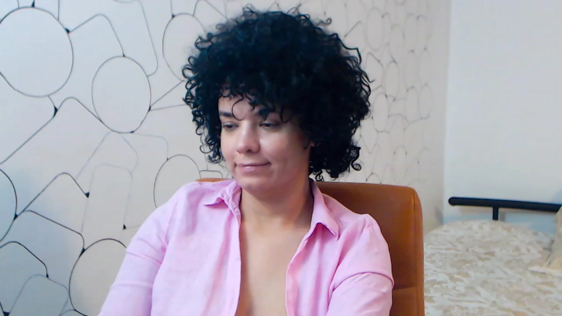 Gallery image thumbnail from LaraAnne_'s myfreecams stream on, 12/31/2022, 11:05 image 2 of 20