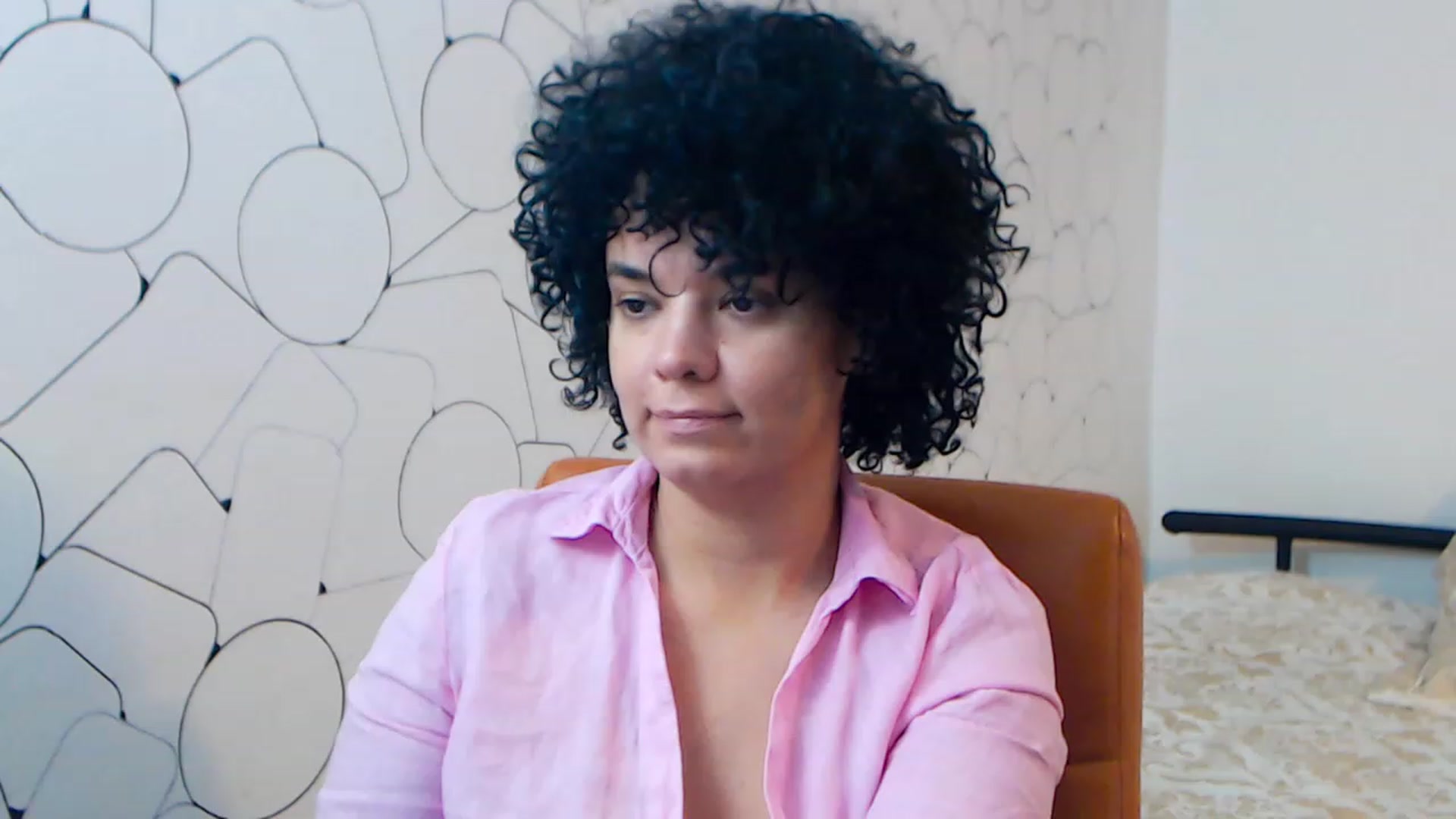 Gallery image thumbnail from LaraAnne_'s myfreecams stream on, 12/31/2022, 11:05 image 13 of 20
