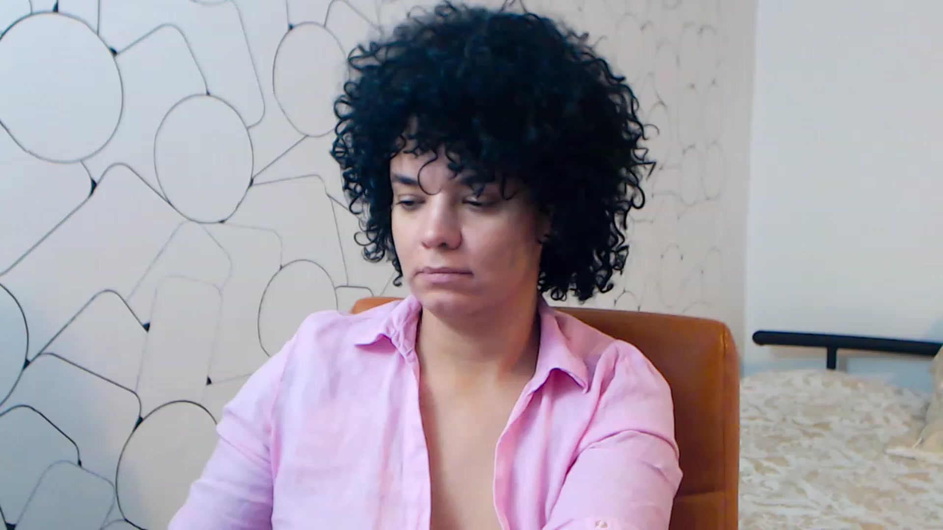 Gallery image thumbnail from LaraAnne_'s myfreecams stream on, 12/31/2022, 11:05 image 14 of 20