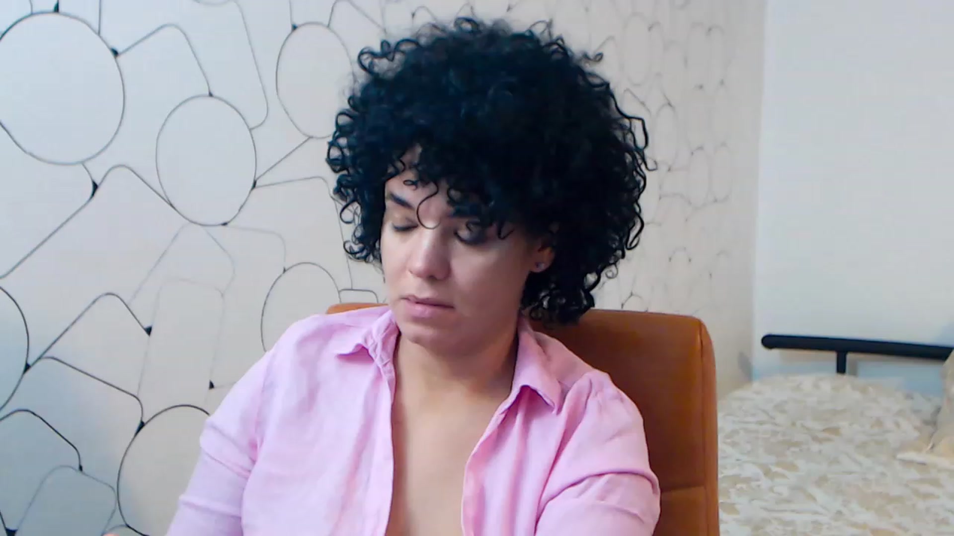 Gallery image thumbnail from LaraAnne_'s myfreecams stream on, 12/31/2022, 11:05 image 3 of 20