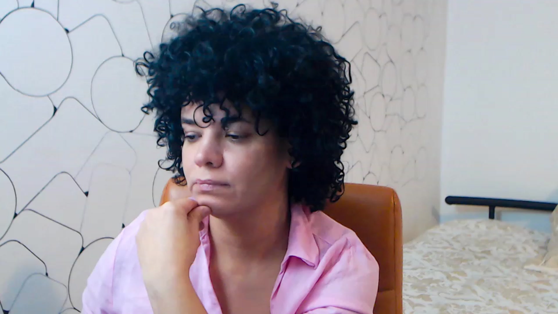Gallery image thumbnail from LaraAnne_'s myfreecams stream on, 12/31/2022, 12:45 image 1 of 20