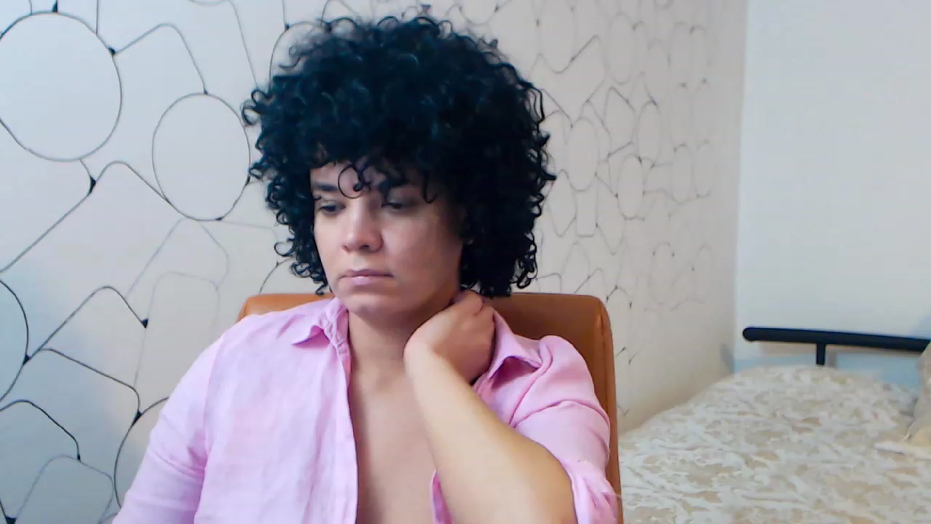 Gallery image thumbnail from LaraAnne_'s myfreecams stream on, 12/31/2022, 12:45 image 2 of 20