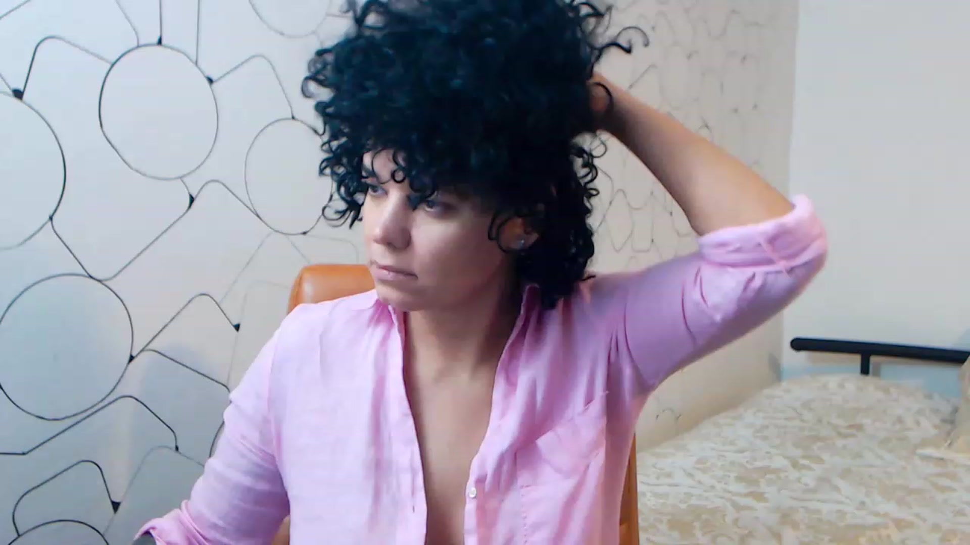 Gallery image thumbnail from LaraAnne_'s myfreecams stream on, 12/31/2022, 12:45 image 12 of 20