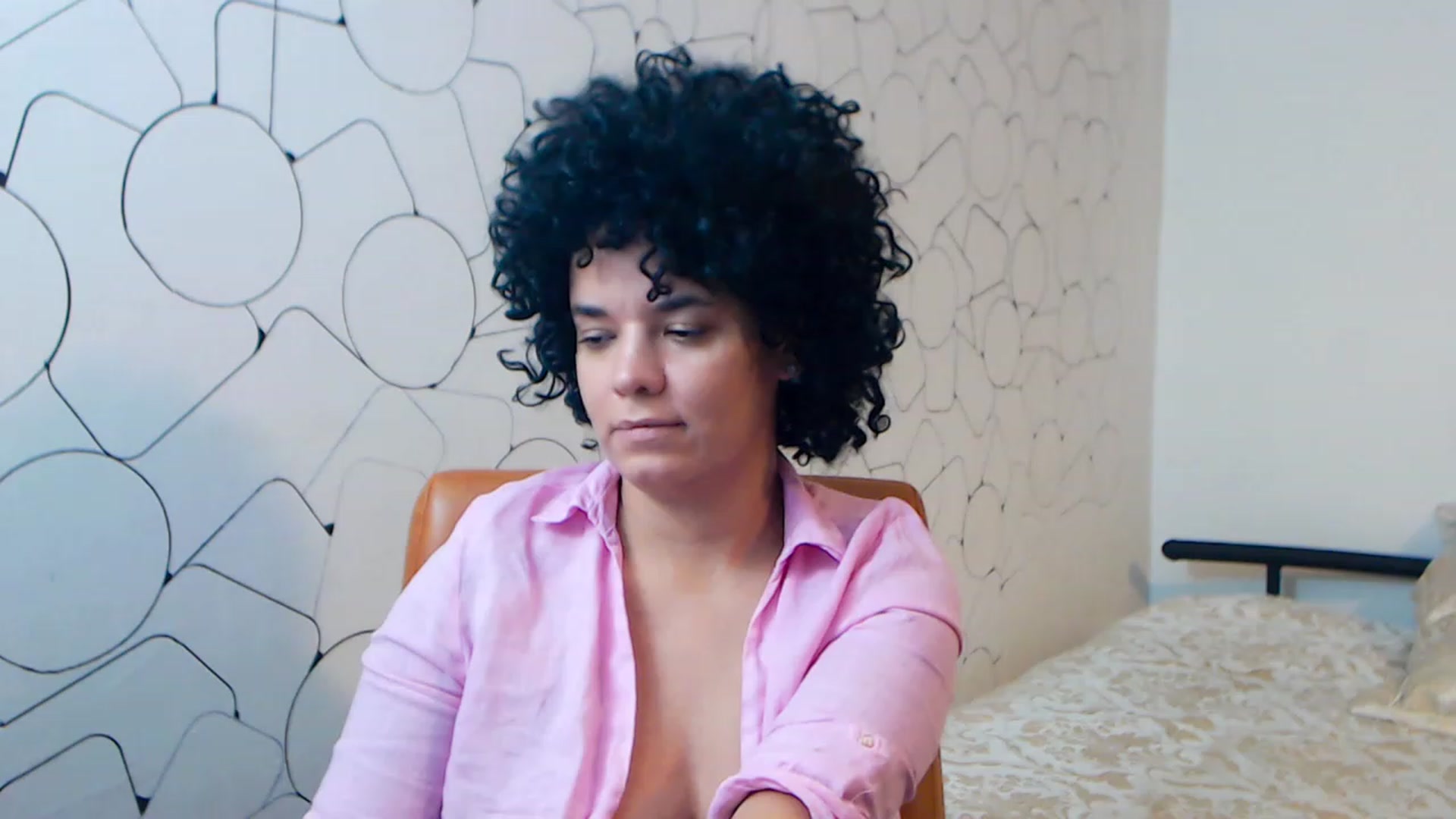 Gallery image thumbnail from LaraAnne_'s myfreecams stream on, 12/31/2022, 13:21 image 13 of 20