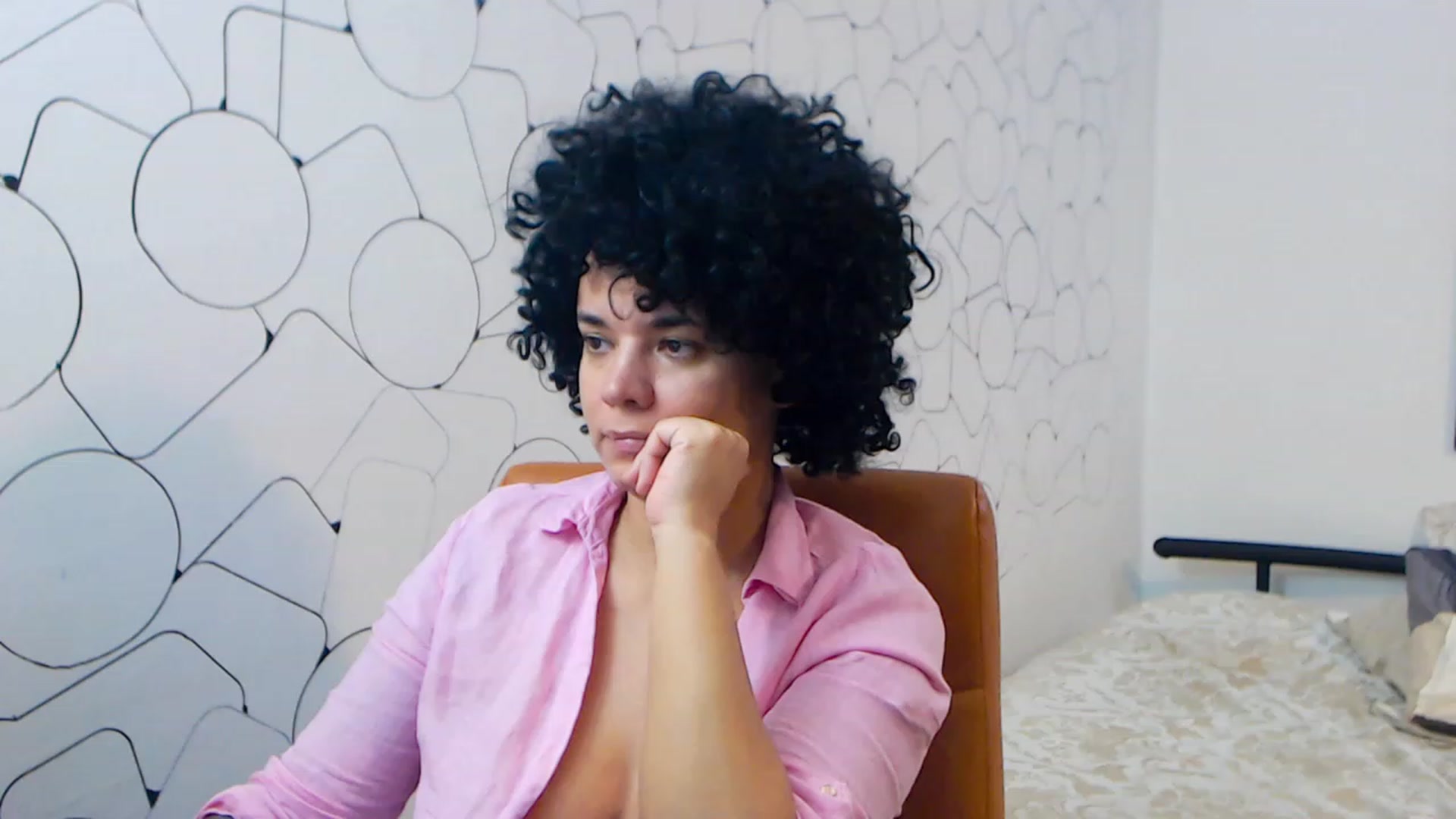 Gallery image thumbnail from LaraAnne_'s myfreecams stream on, 12/31/2022, 18:04 image 2 of 20