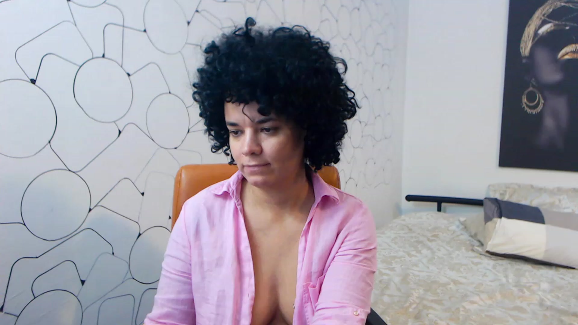 Gallery image thumbnail from LaraAnne_'s myfreecams stream on, 12/31/2022, 18:04 image 17 of 20