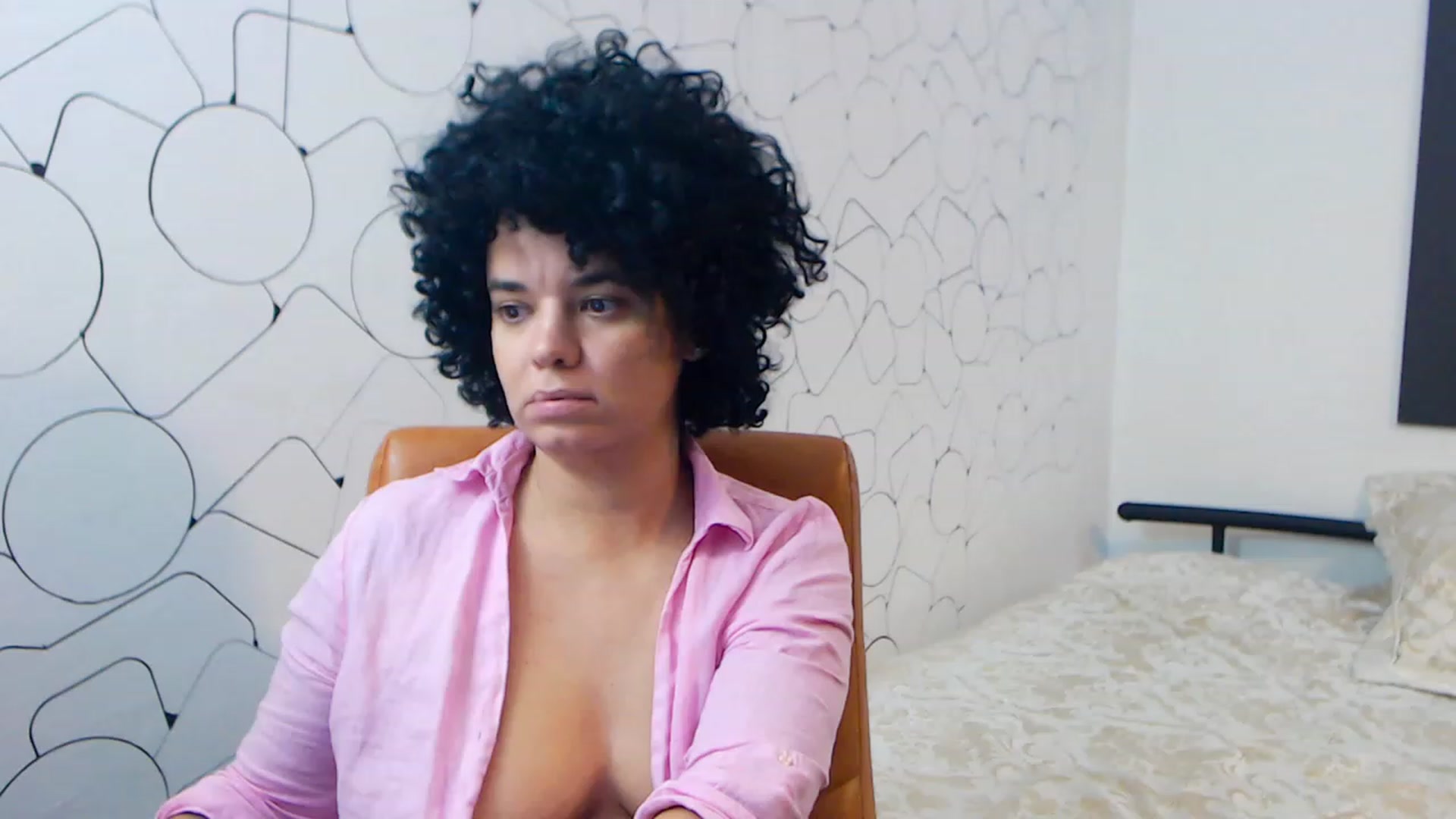 Gallery image thumbnail from LaraAnne_'s myfreecams stream on, 12/31/2022, 21:36 image 11 of 20