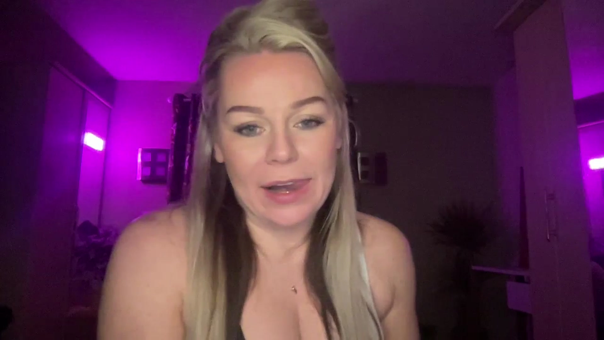Gallery image thumbnail from LaraBirthday's myfreecams stream on, 01/02/2024, 22:32 image 10 of 20